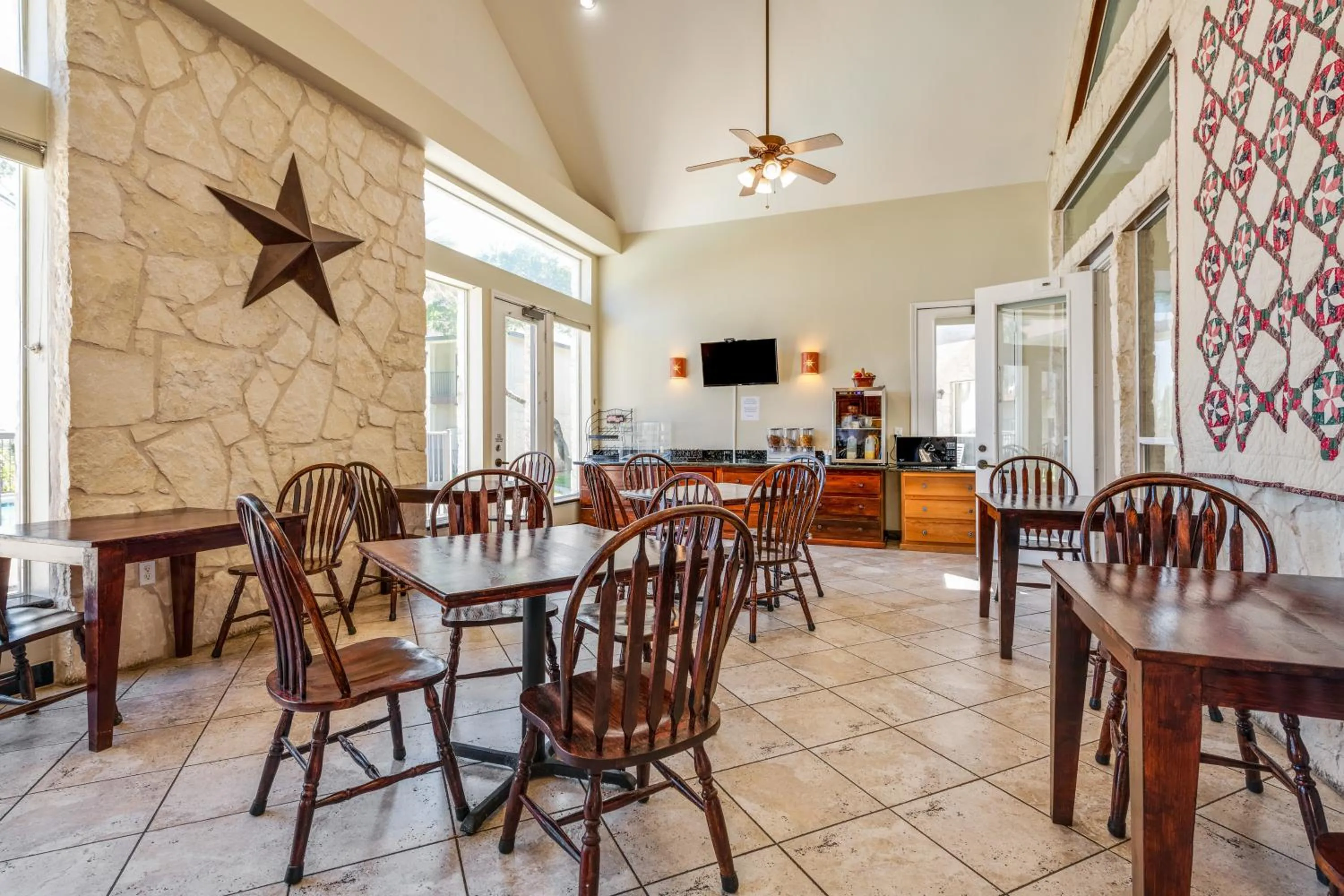 Dining area in Mountain Star Lodge