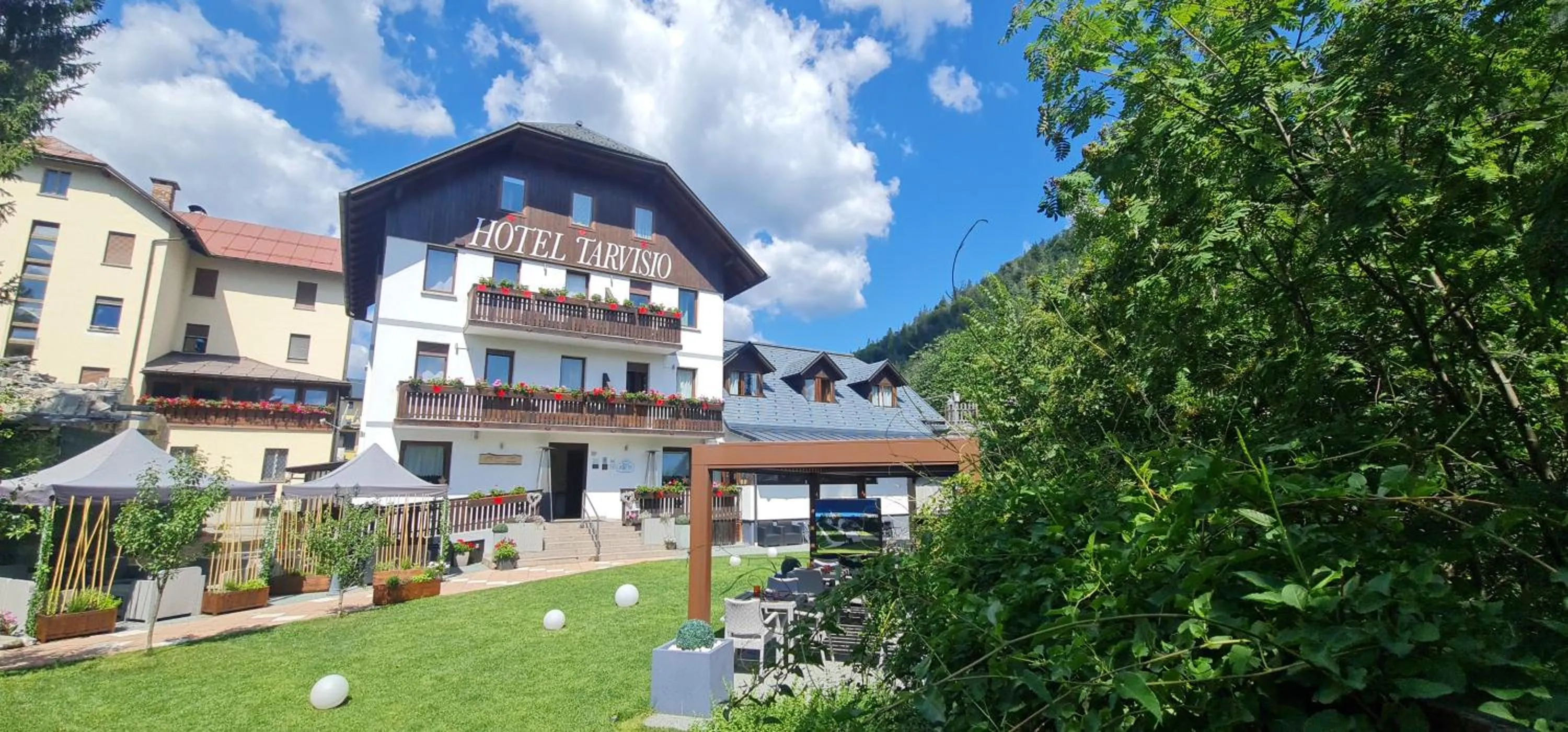 Property building in Hotel Tarvisio Four Seasons