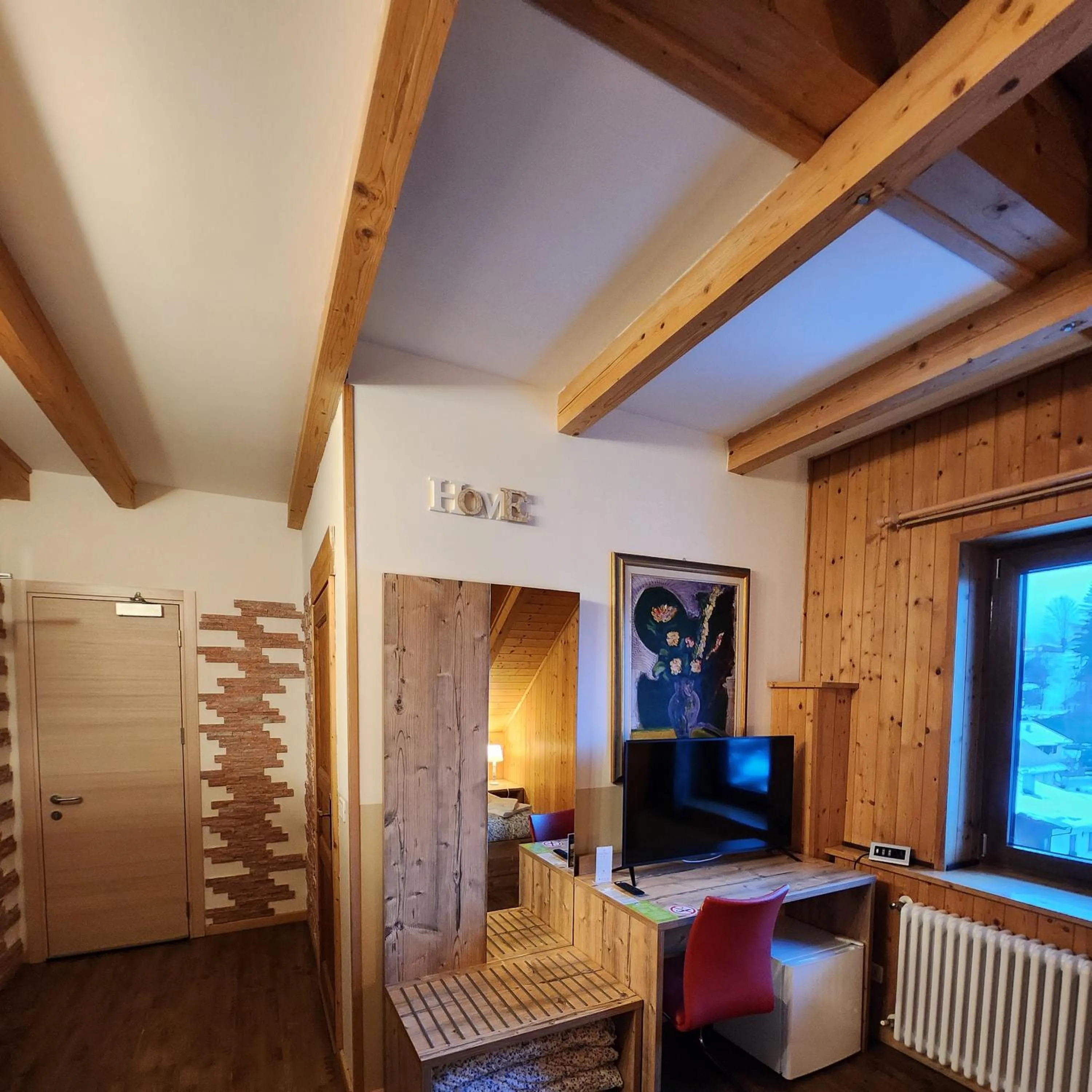 Photo of the whole room in Hotel Tarvisio Four Seasons