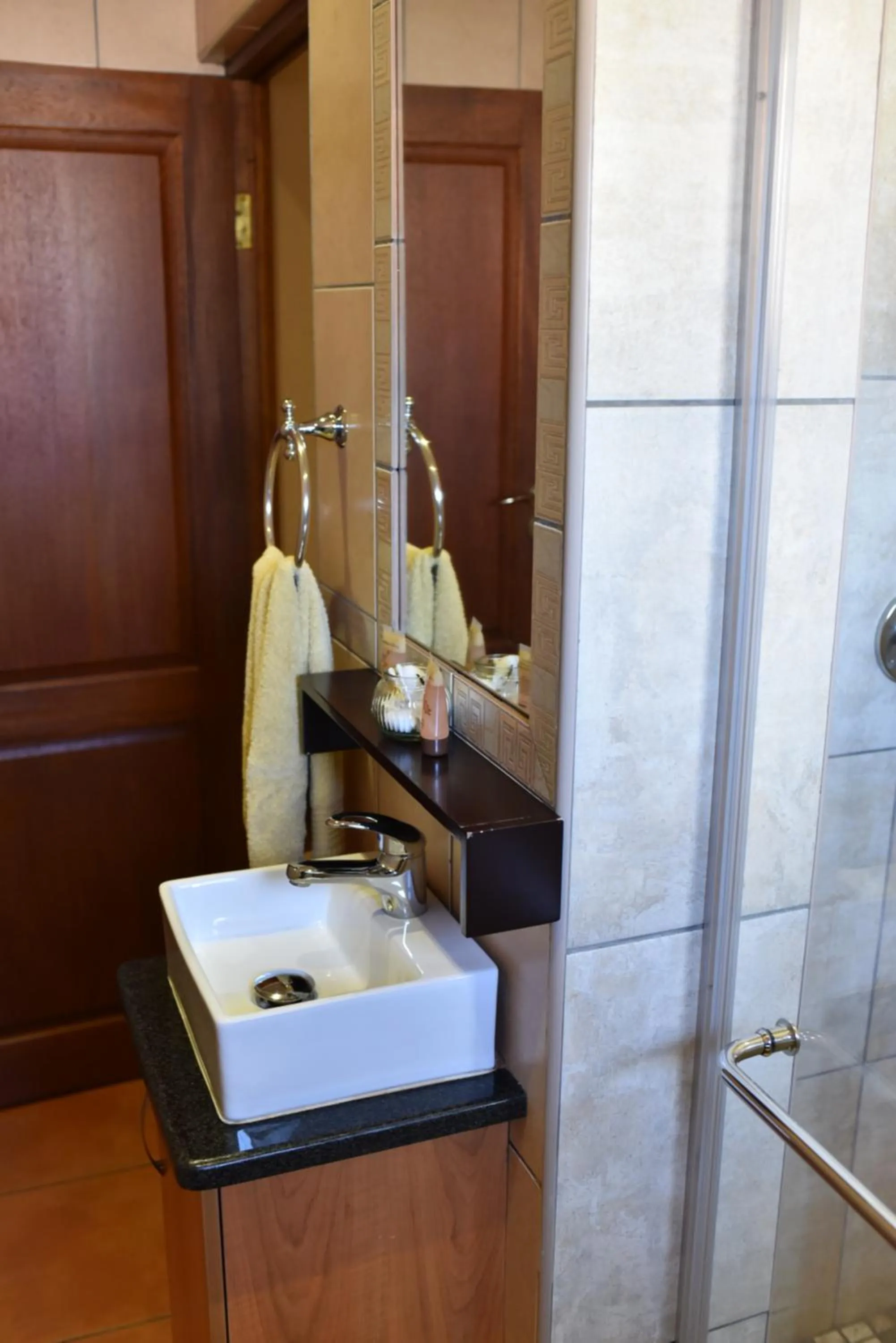 Bathroom in The Cedars Bed and Breakfast