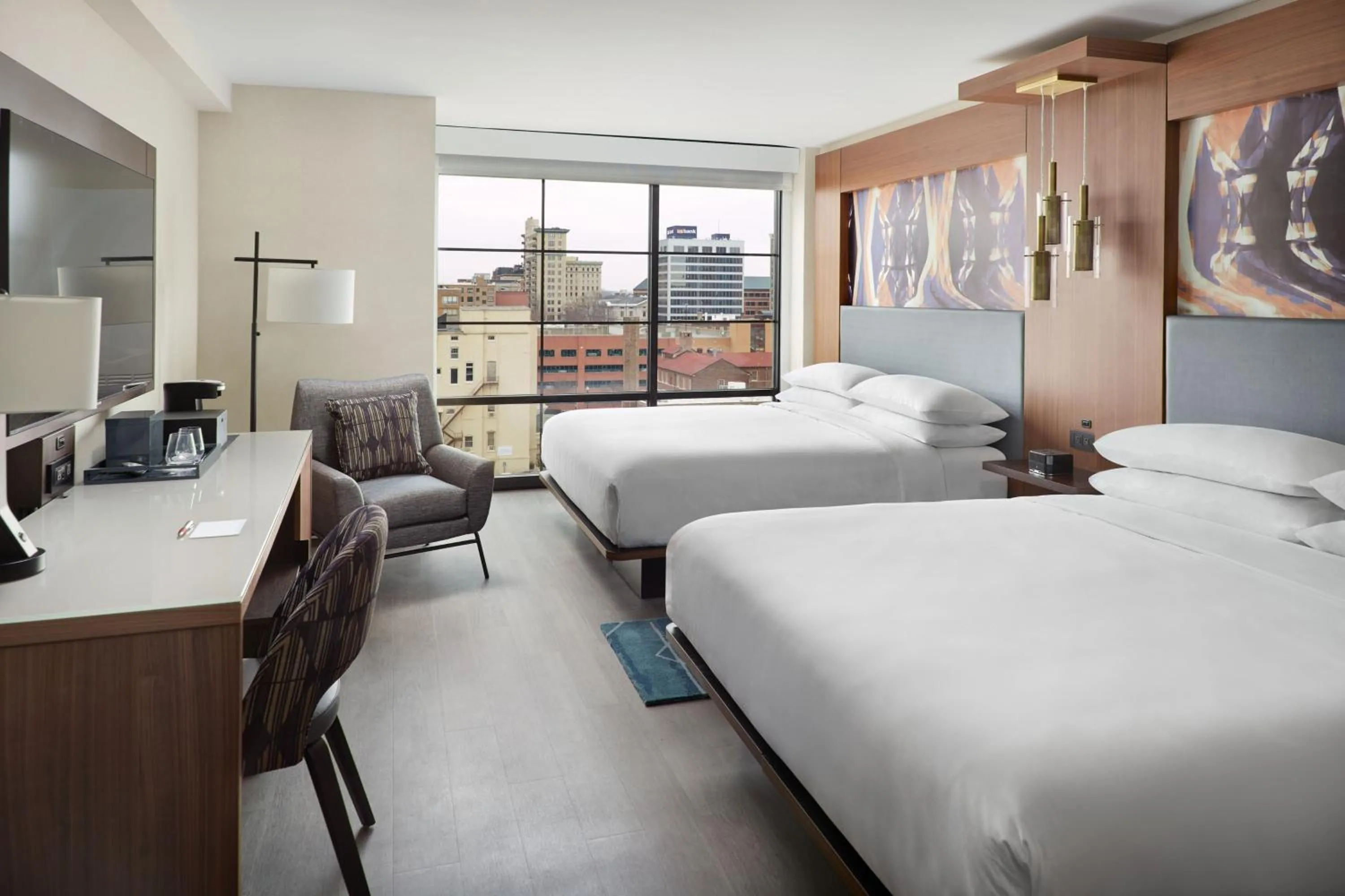 Photo of the whole room, Bed in Marriott Knoxville Downtown