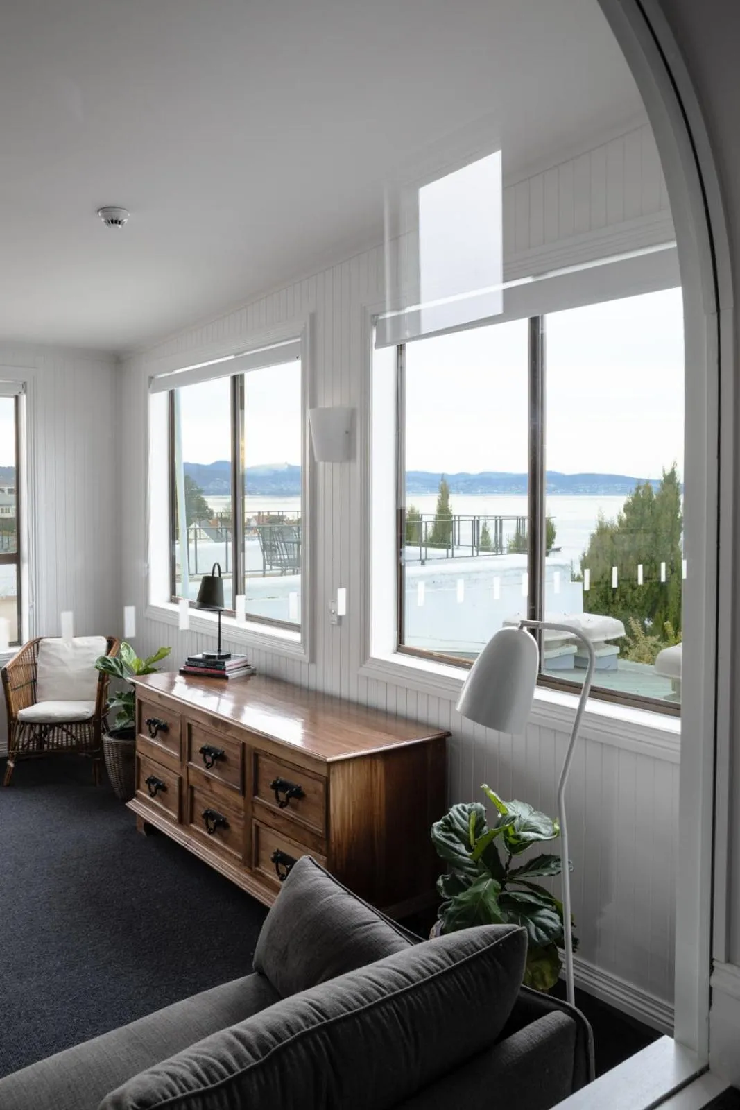 Living room in Battery Point Manor