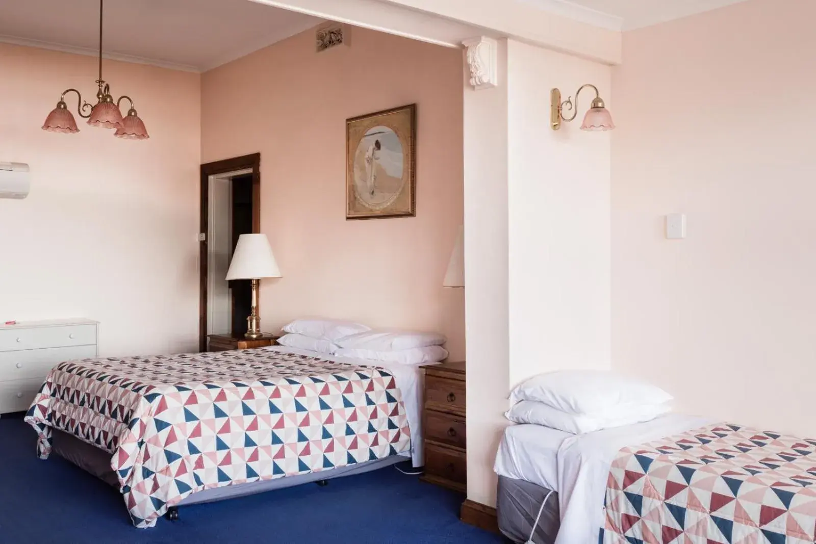 Triple Room - 2 in Battery Point Manor Triple Room - 2 in Battery Point Manor