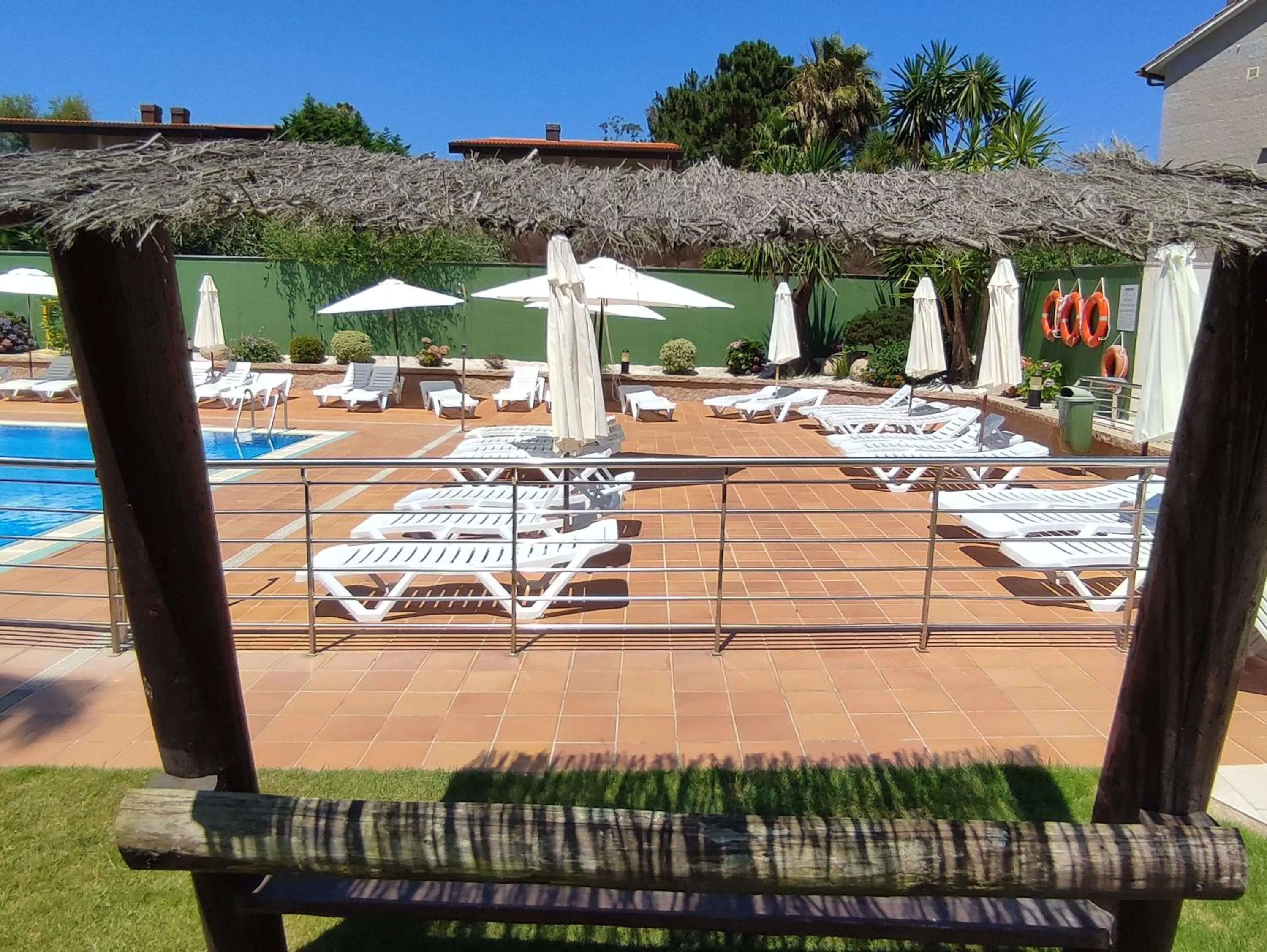 Swimming pool in Apartamentos Marsil