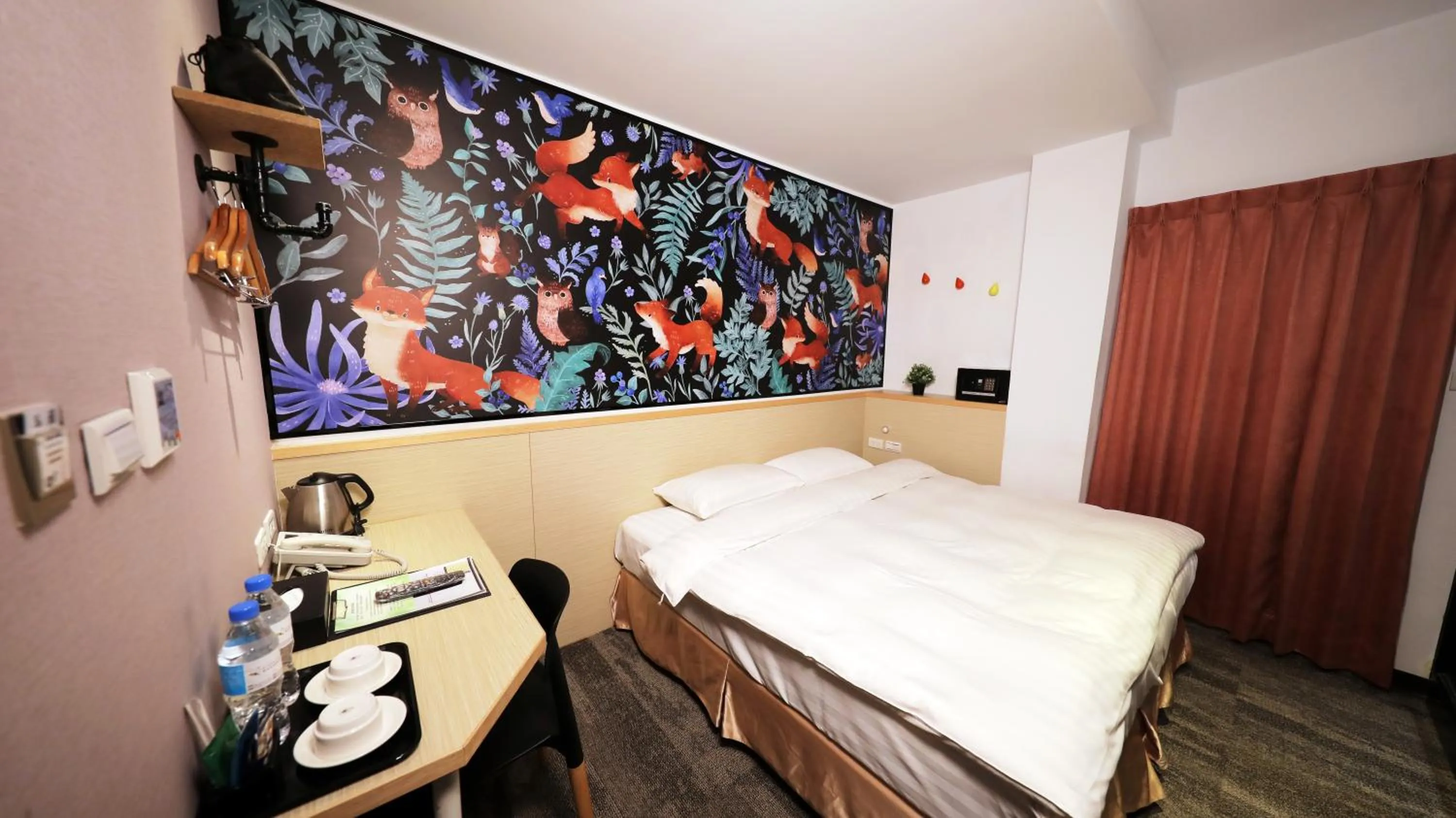 Photo of the whole room, Bed in RF Hotel  Linsen