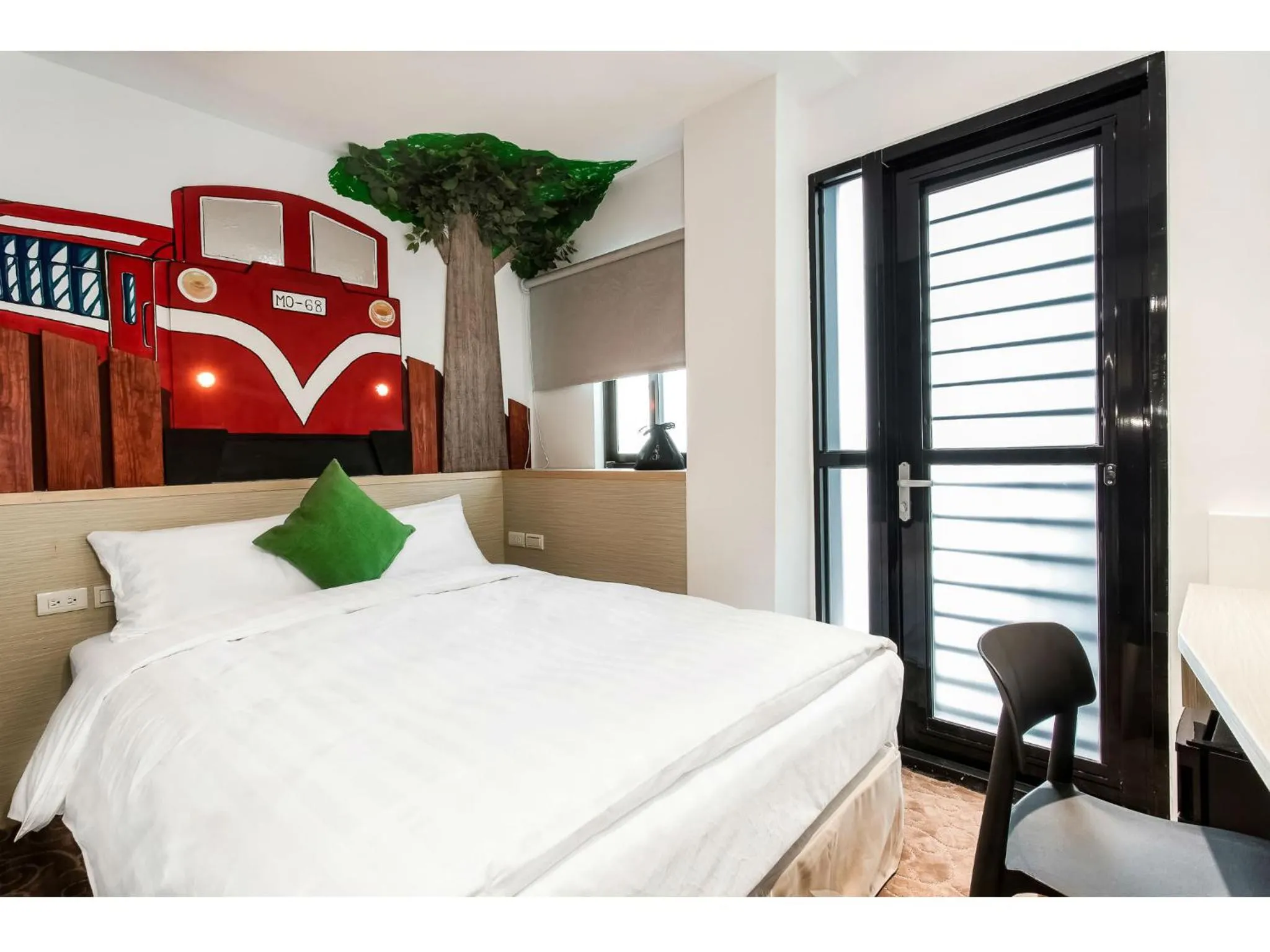 Photo of the whole room, Bed in RF Hotel  Linsen