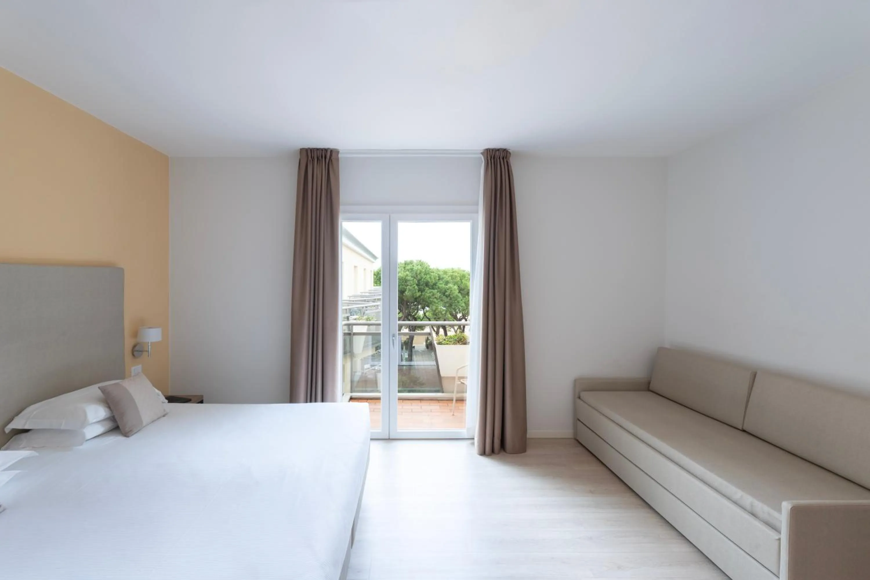 Bed in Hotel Excelsior