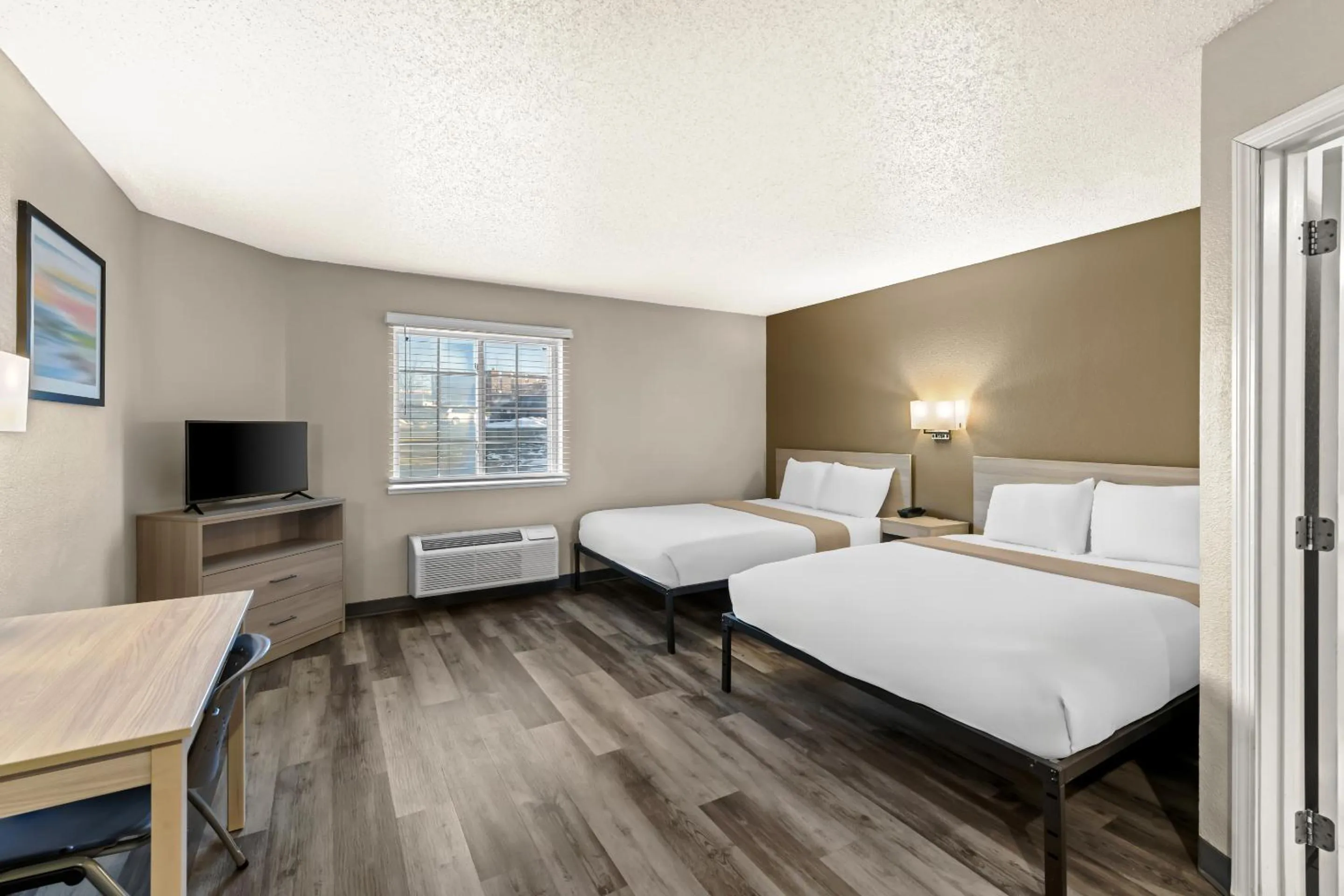 Bed in Birch Hill Suites Columbia