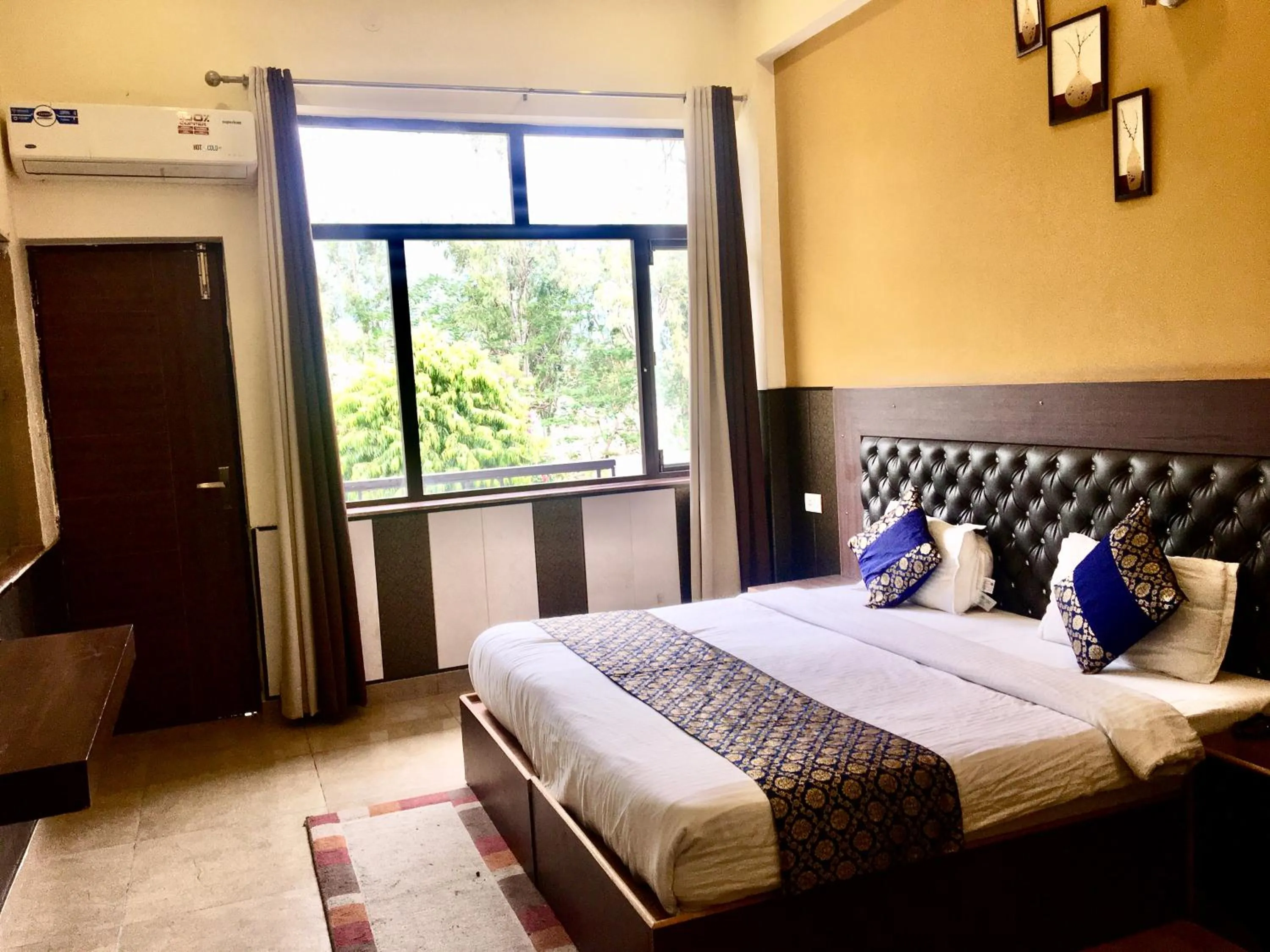 Bed in Hotel Trihari