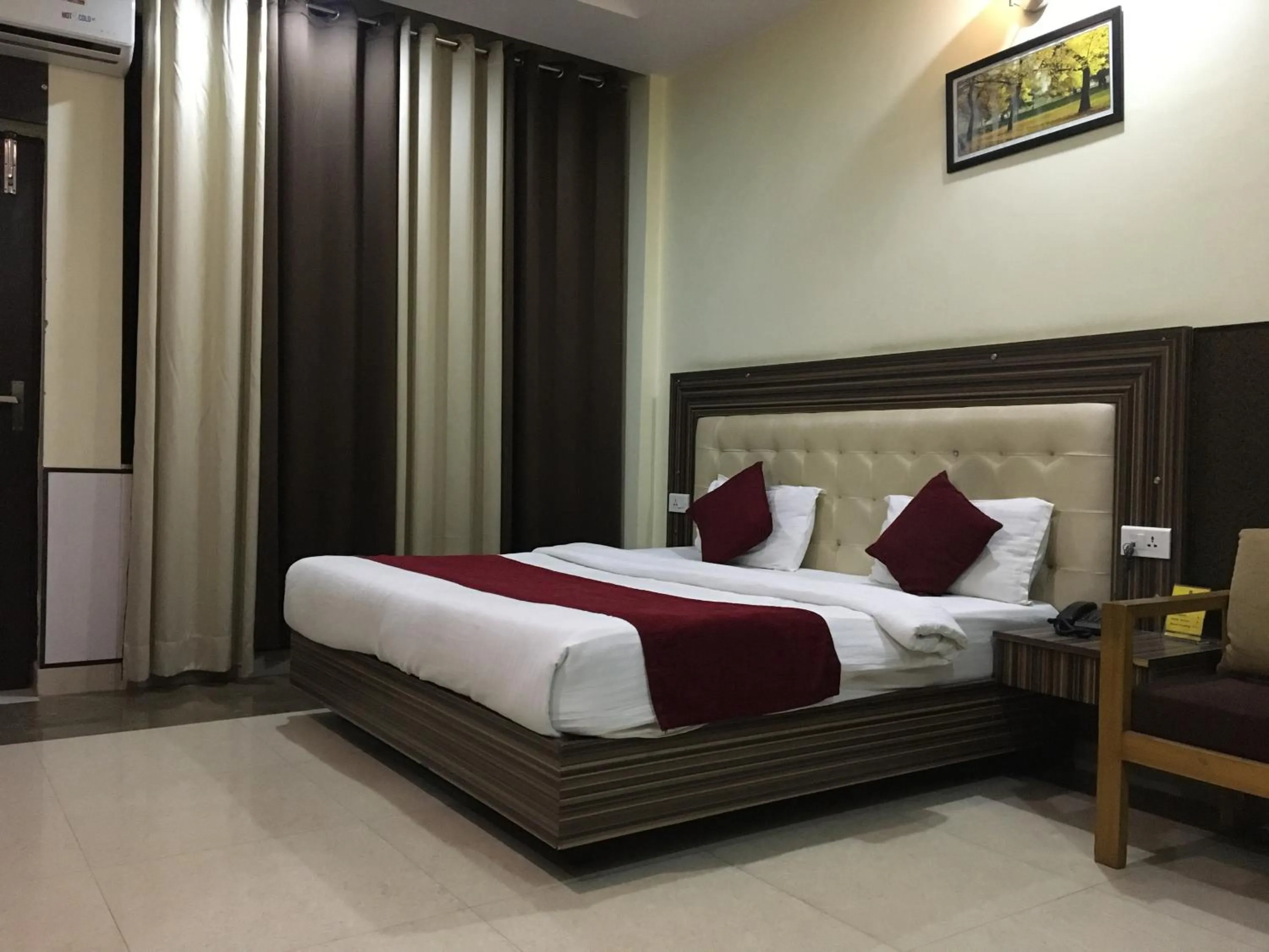 Photo of the whole room, Bed in Hotel Trihari