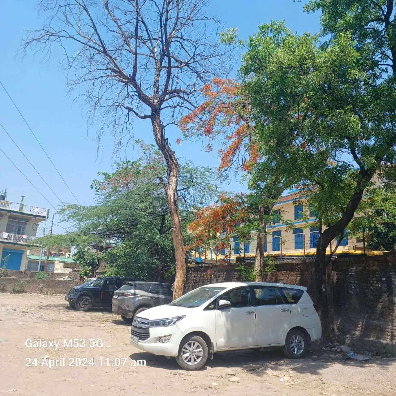 Parking in Hotel Trihari