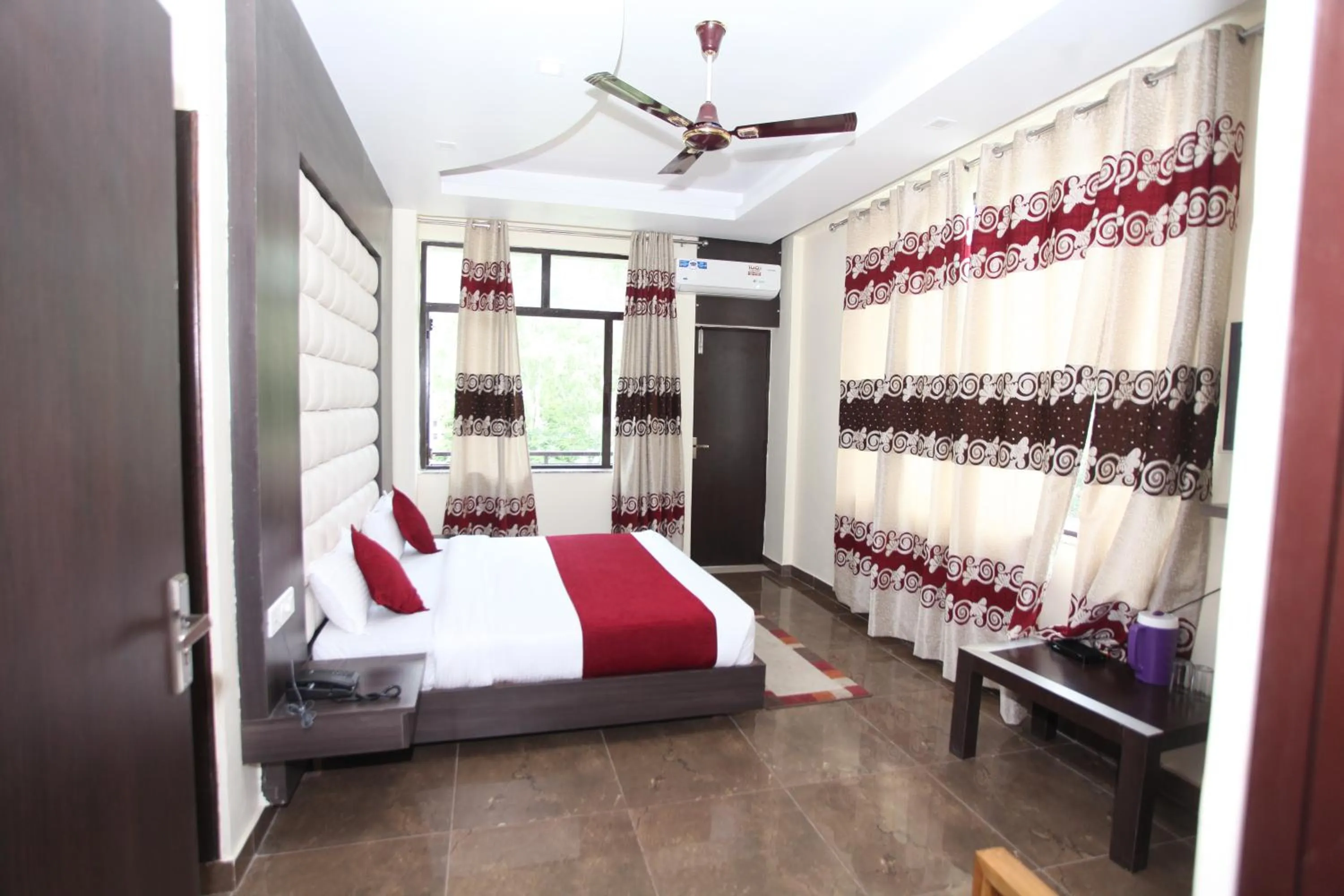 Property logo or sign, Bed in Hotel Trihari