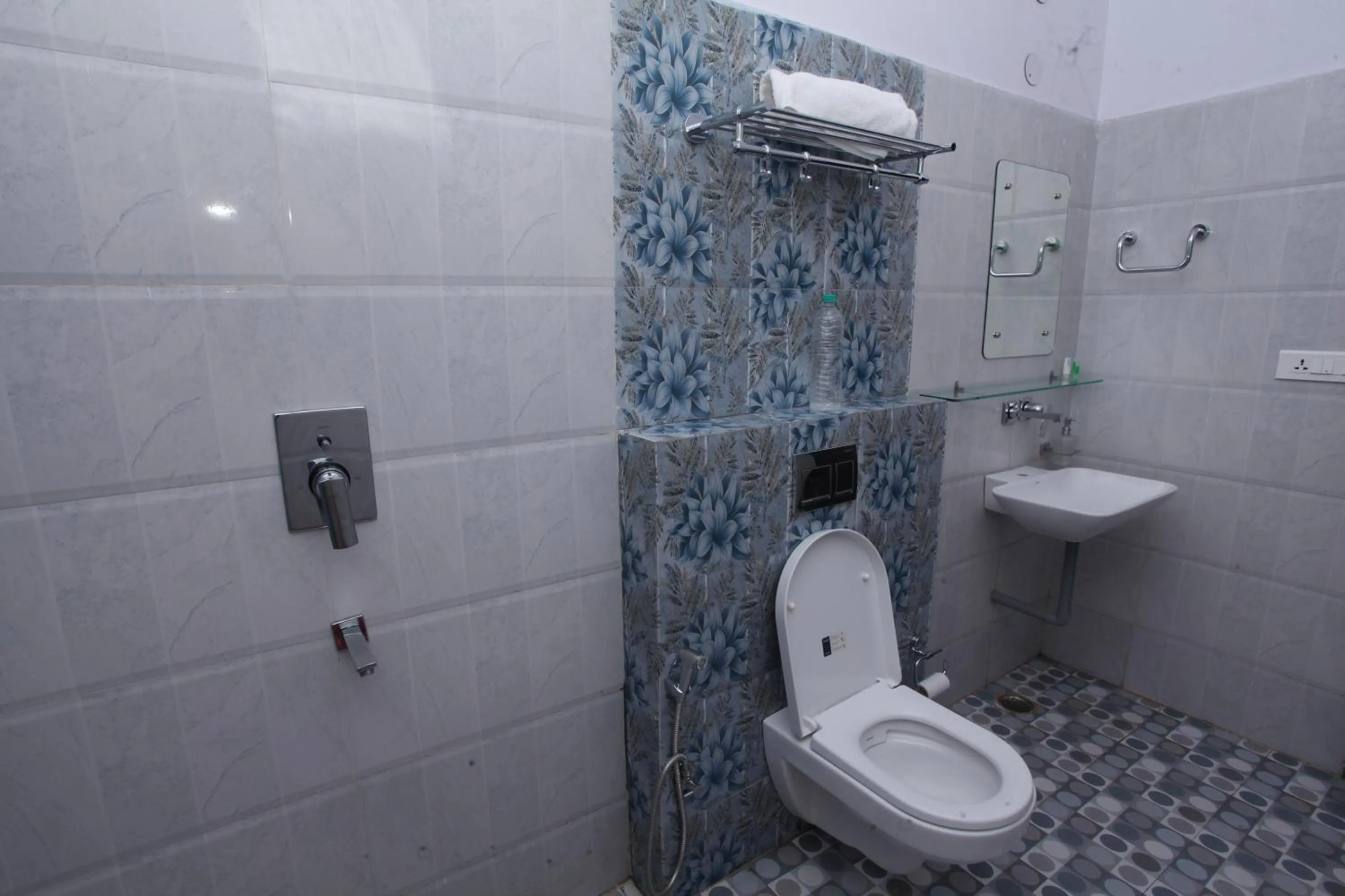 Bathroom in Hotel Trihari