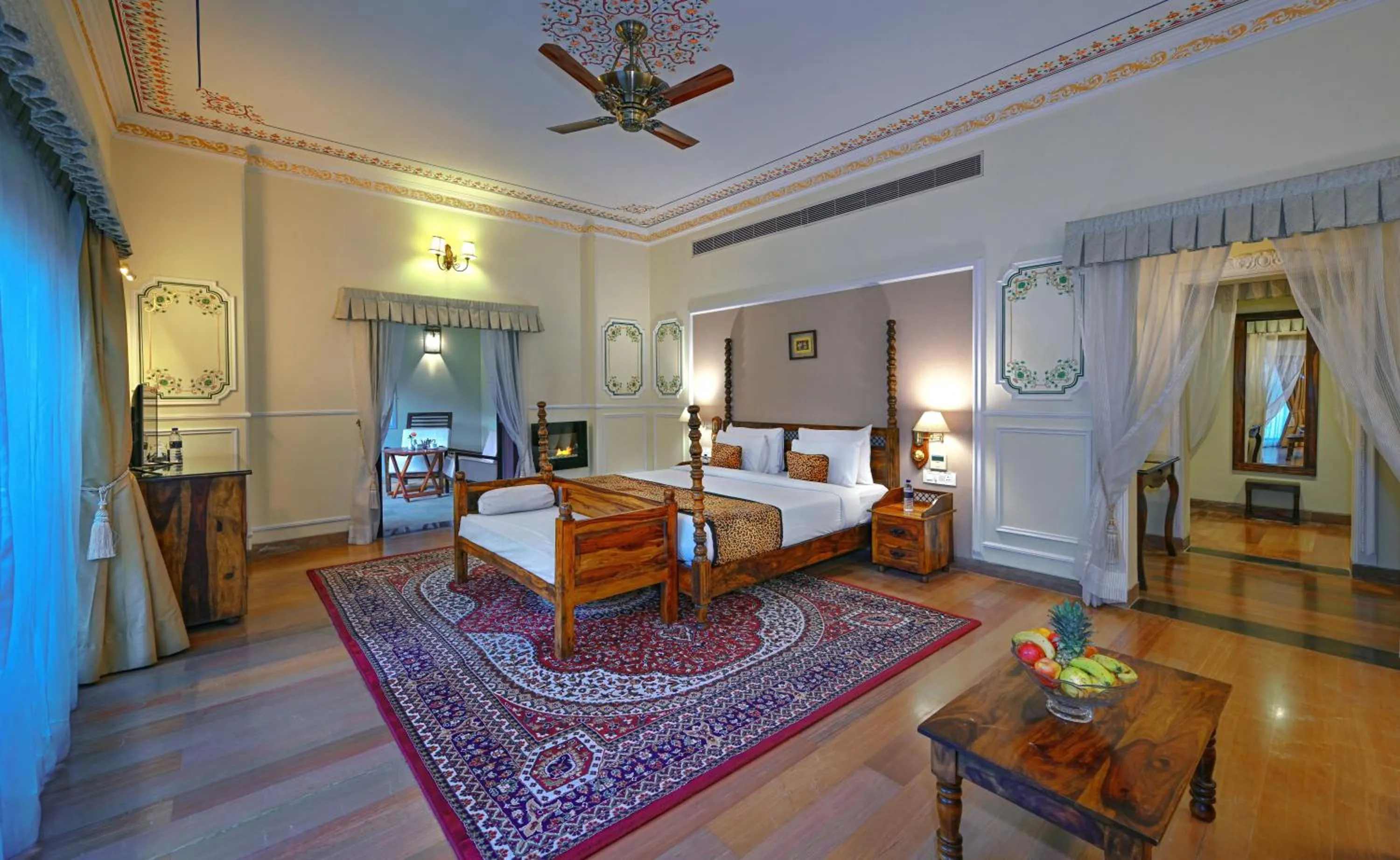 Photo of the whole room, Bed in The Tigress, Ranthambore
