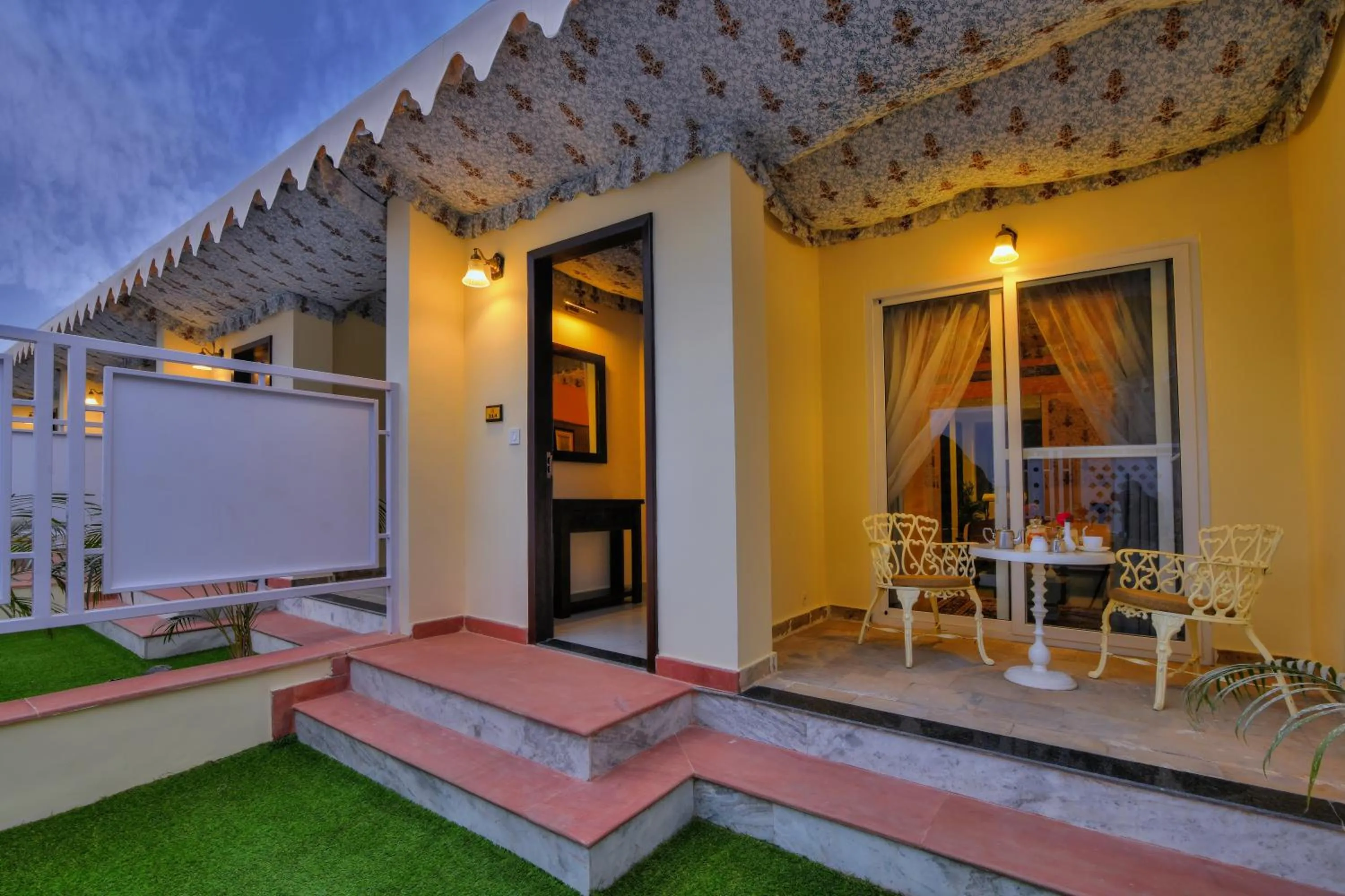 Facade/entrance in The Tigress, Ranthambore