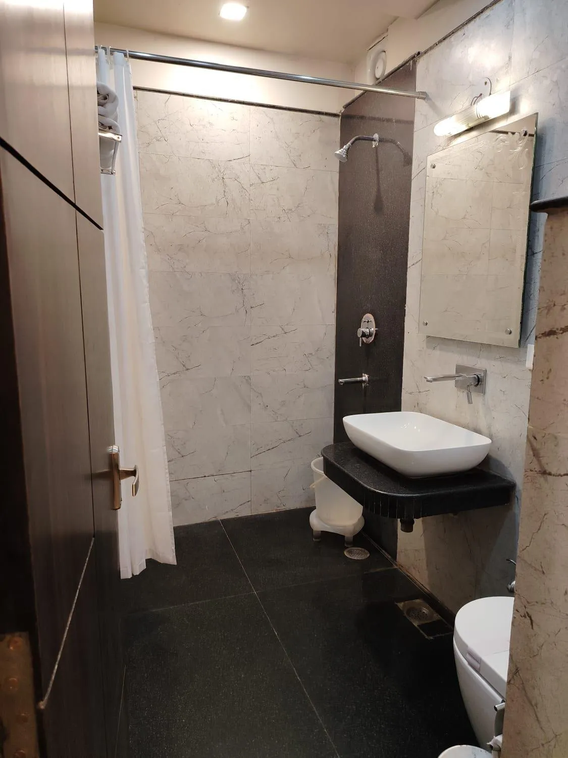 Bathroom in Hotel Ozas Grand