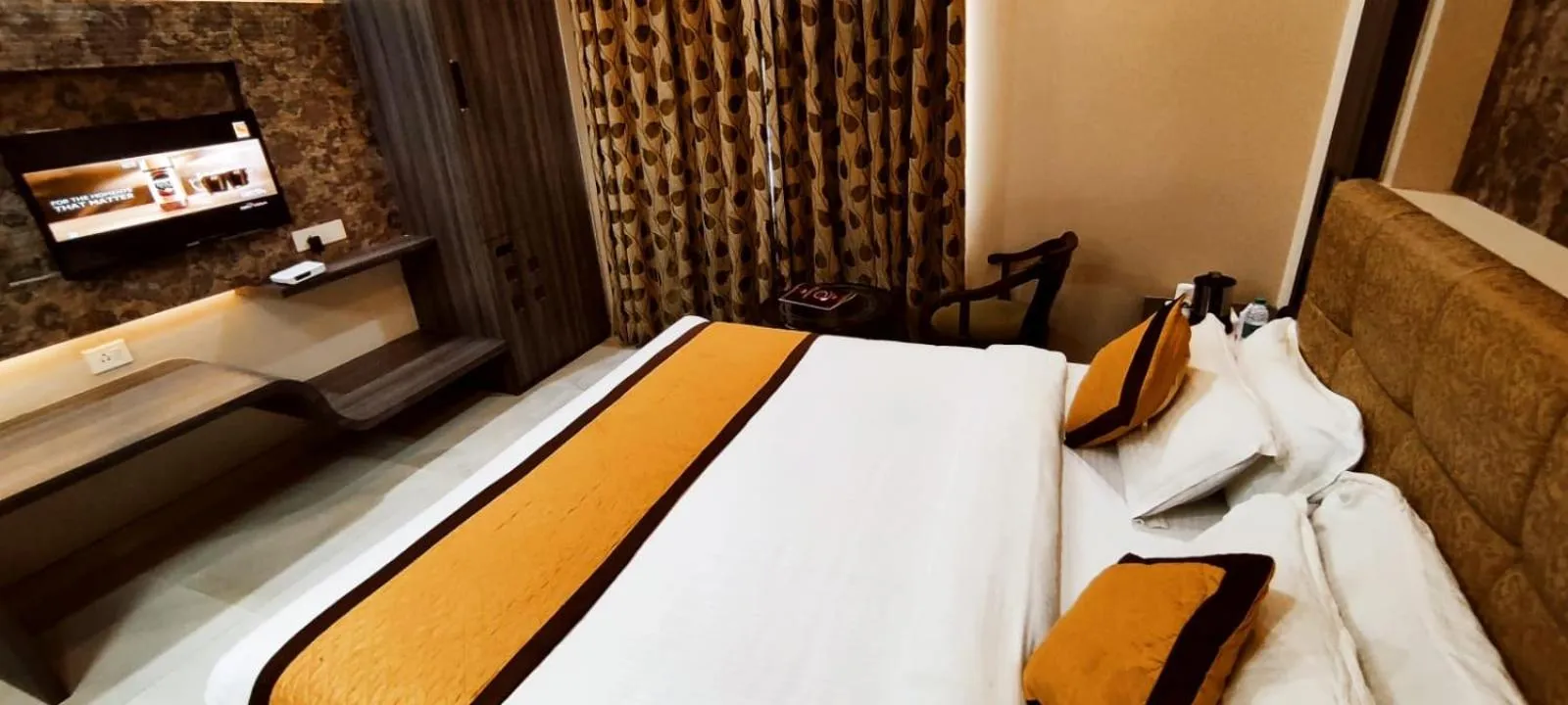 Photo of the whole room, Bed in Hotel Ozas Grand