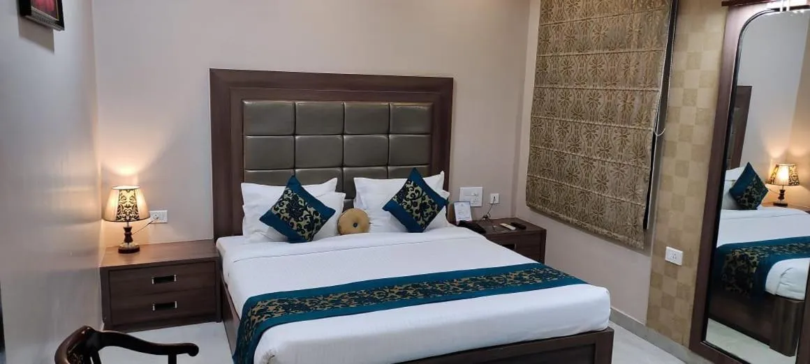 Photo of the whole room, Bed in Hotel Ozas Grand