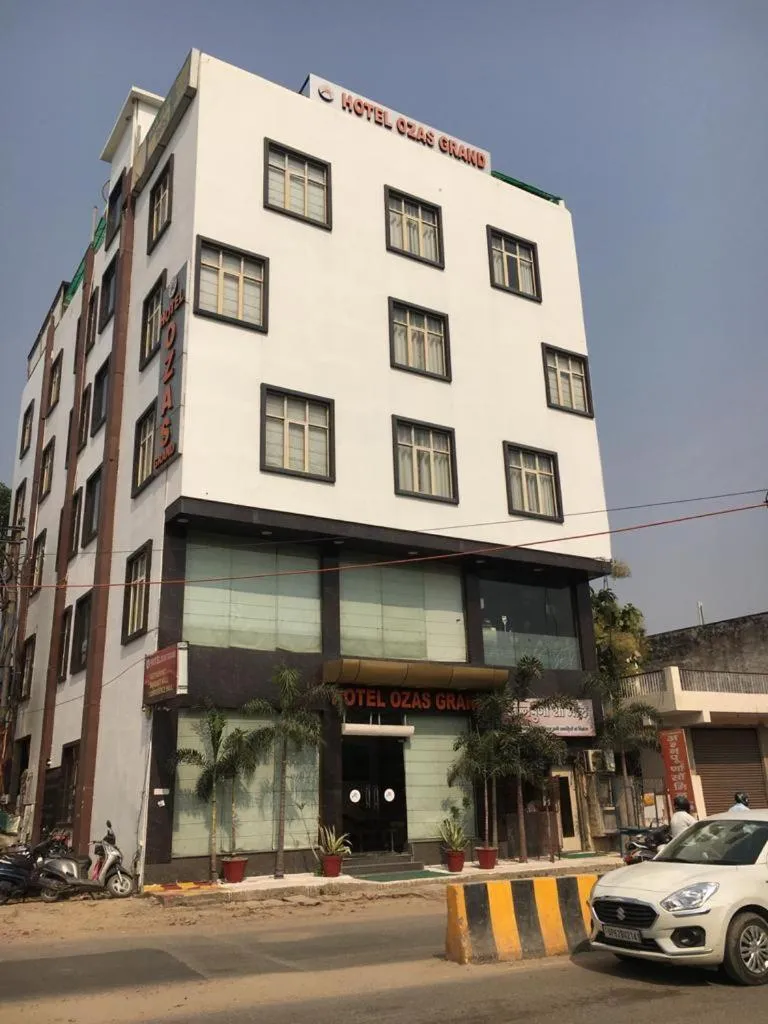 Facade/entrance in Hotel Ozas Grand