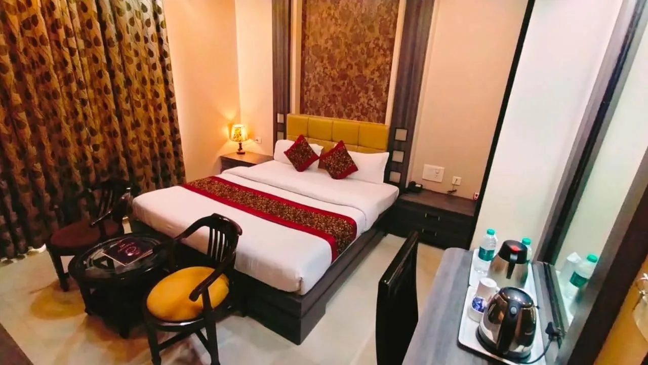 Bedroom, Bed in Hotel Ozas Grand