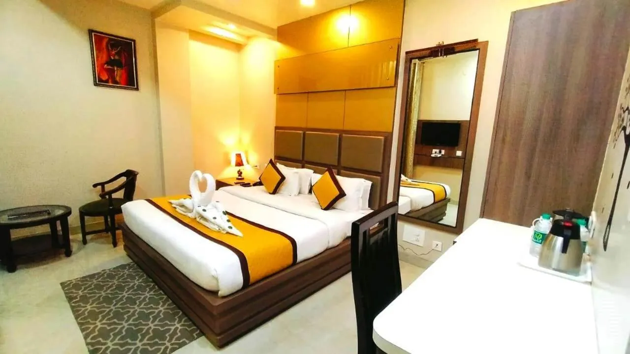 Photo of the whole room, Bed in Hotel Ozas Grand