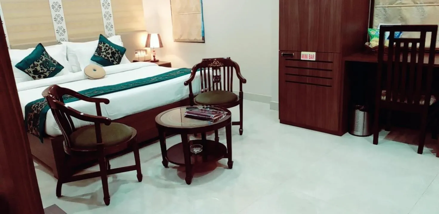 Property building, Bed in Hotel Ozas Grand