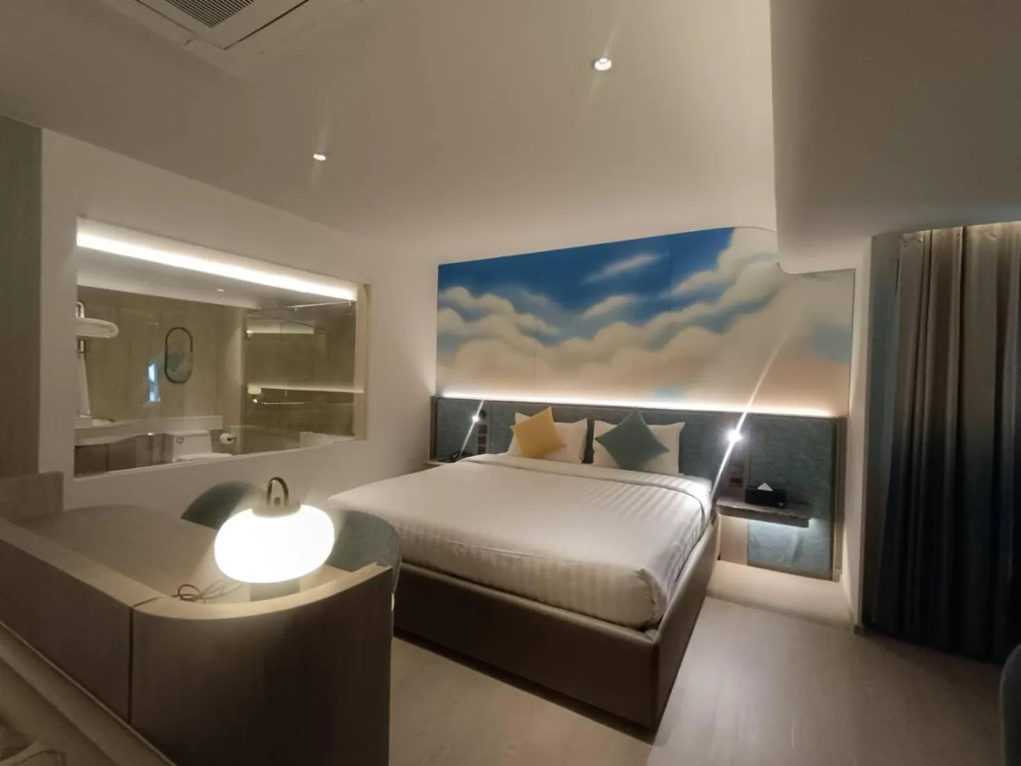 Photo of the whole room, Bed in Mike Hotel