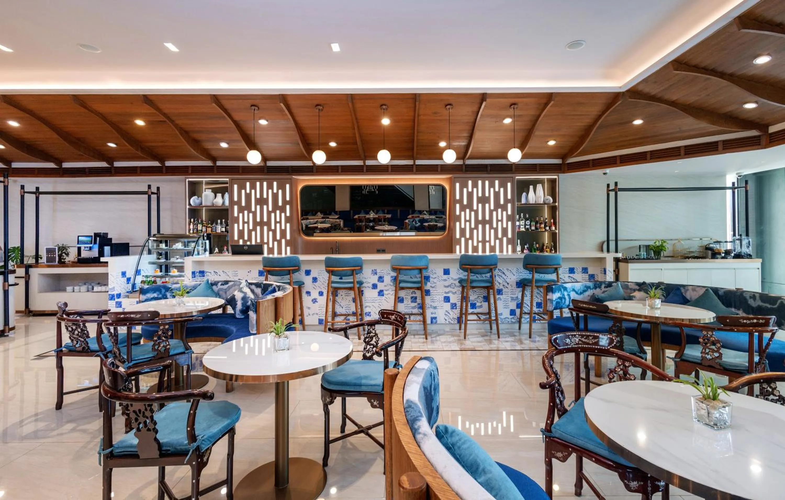 Restaurant/places to eat in Cloudotel Walking Street Pattaya