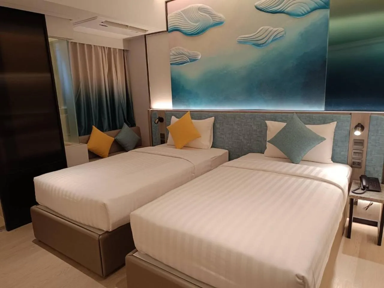 Bedroom, Bed in Mike Hotel