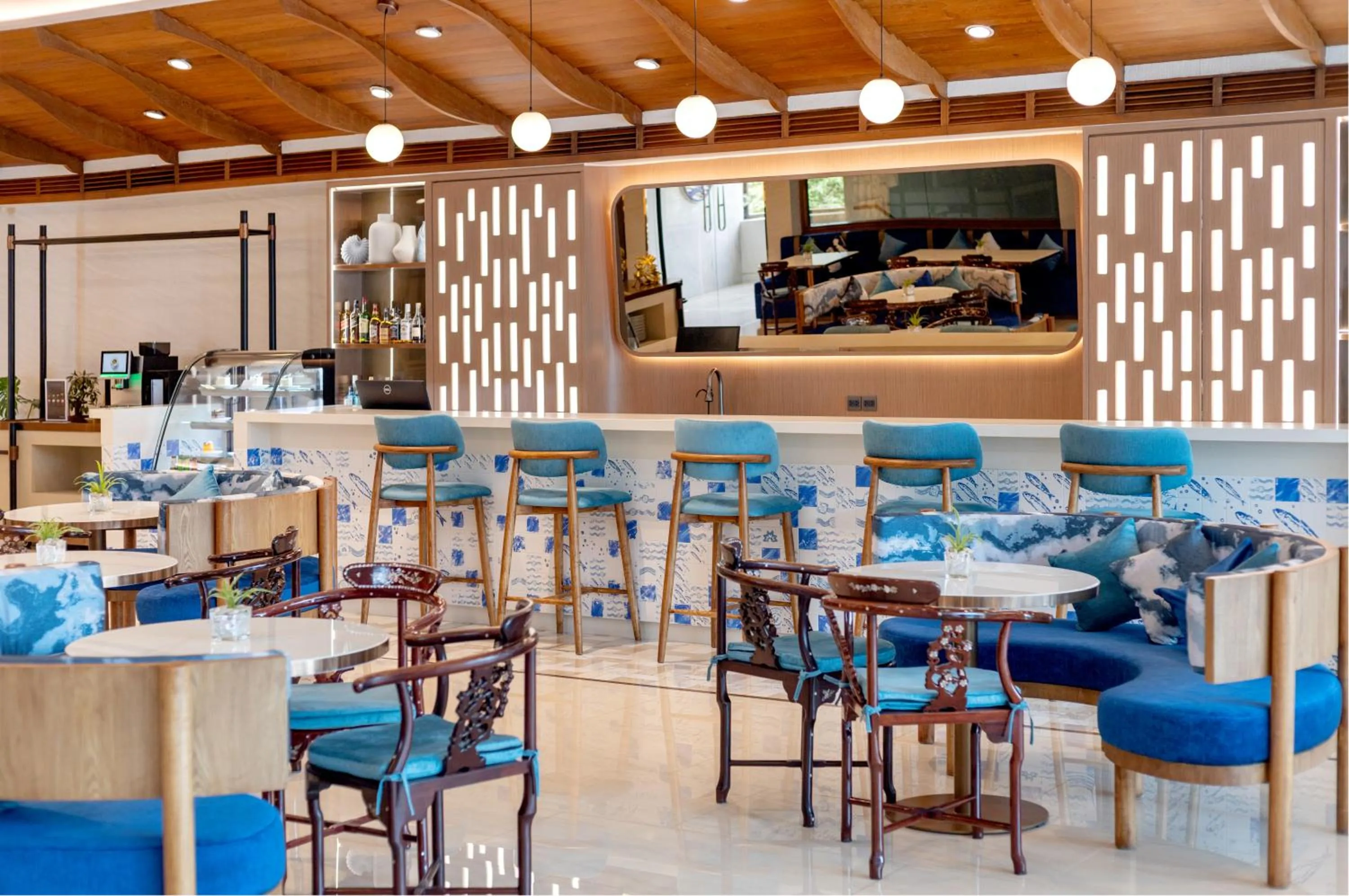 Restaurant/places to eat in Cloudotel Walking Street Pattaya