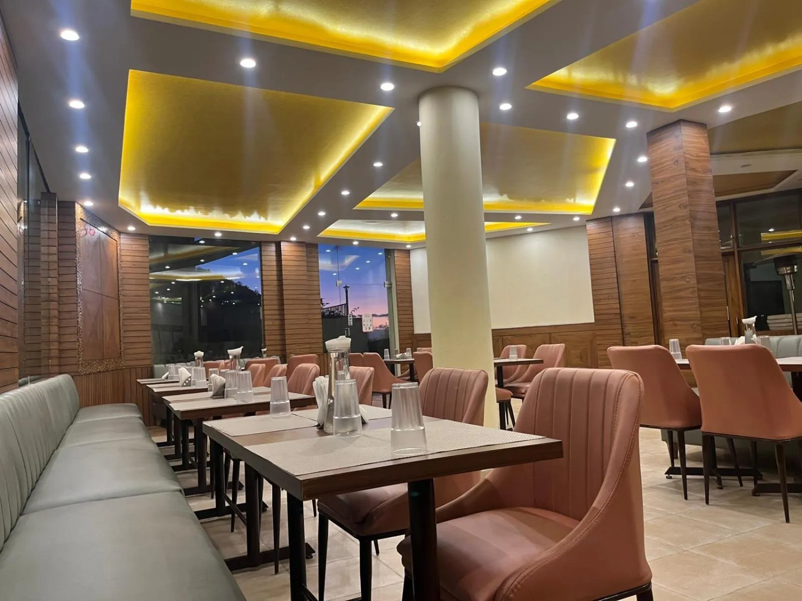 Restaurant/places to eat in Kufri Pacific Resort