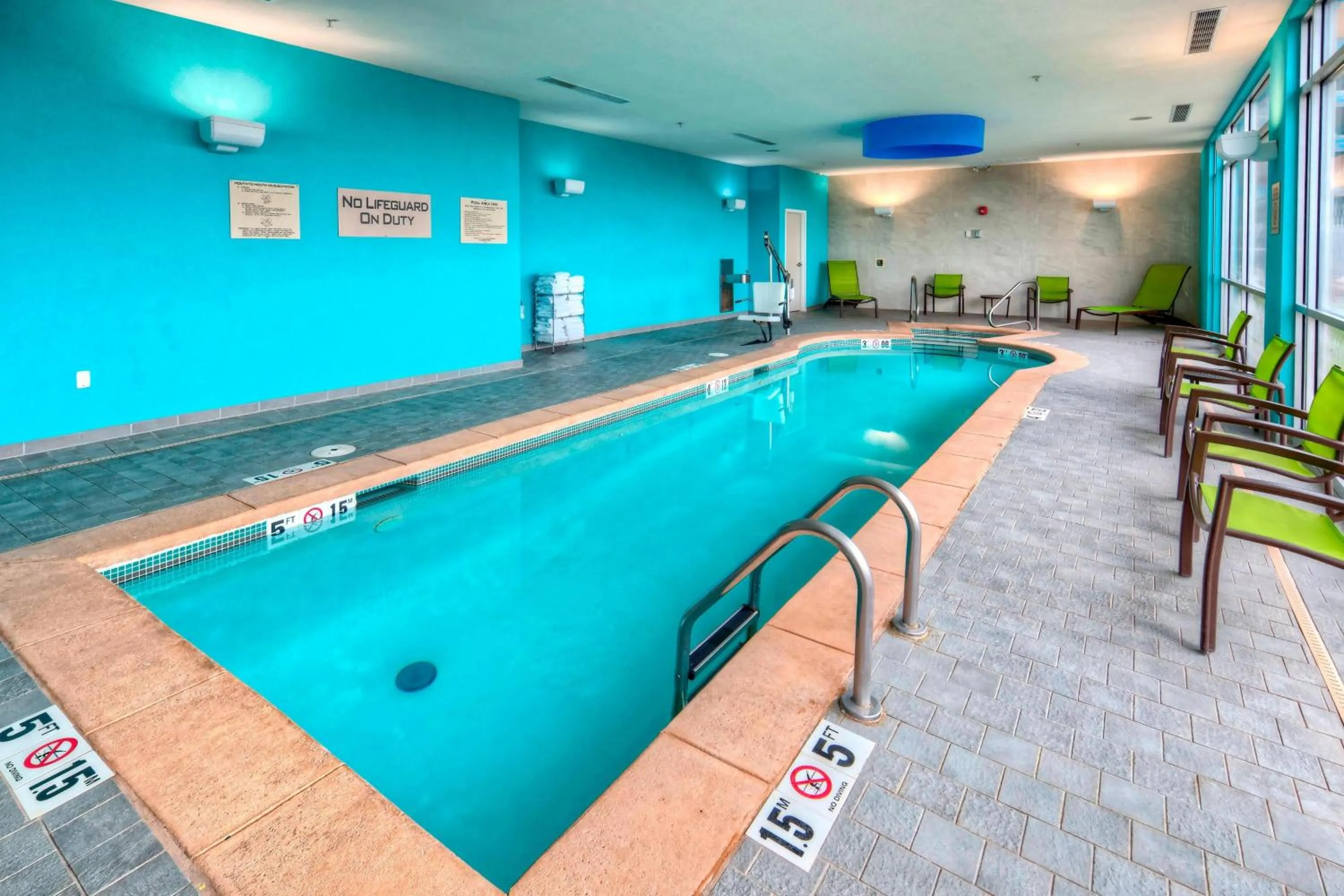 Swimming pool in SpringHill Suites by Marriott Oklahoma City Moore