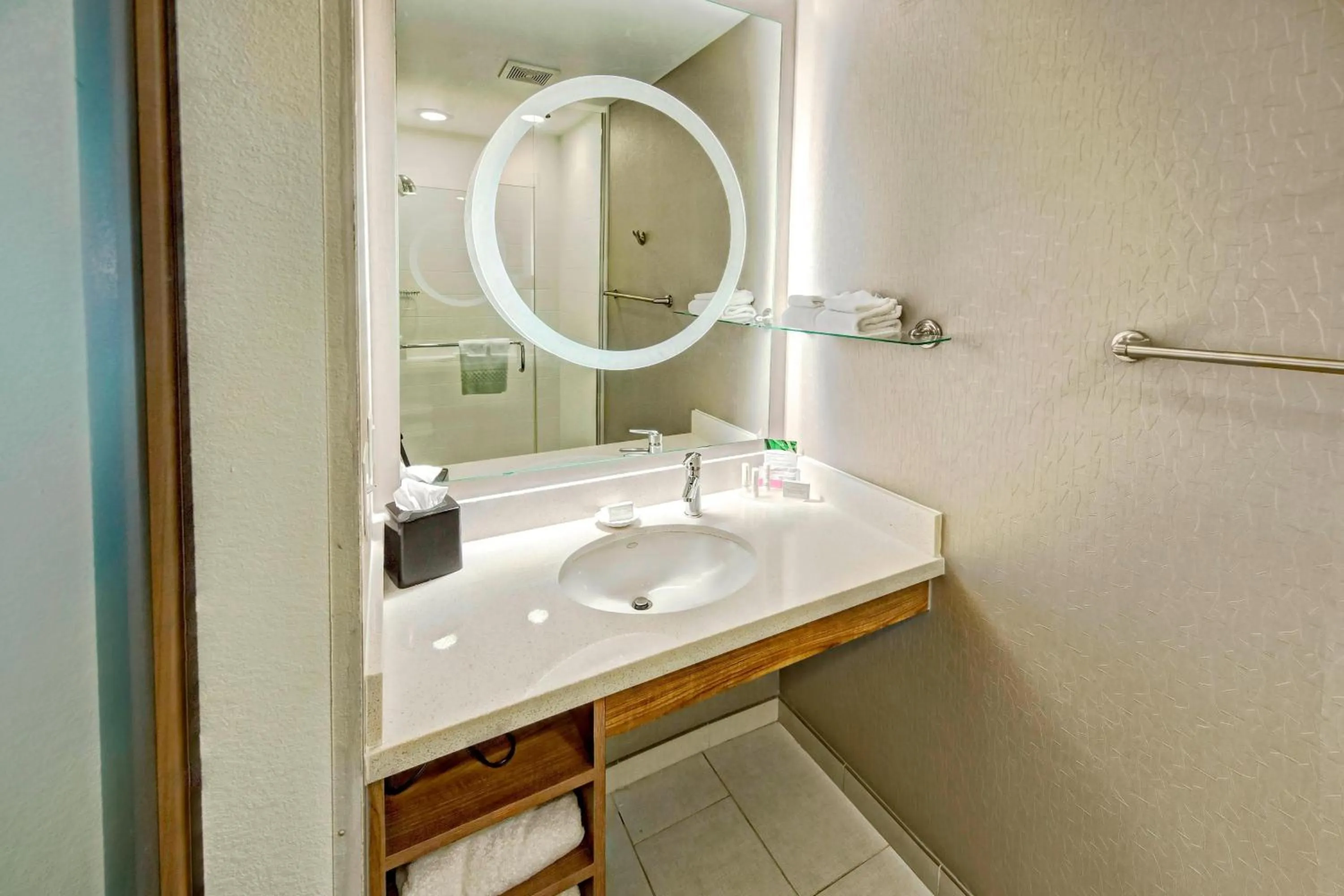 Bathroom in SpringHill Suites by Marriott Oklahoma City Moore