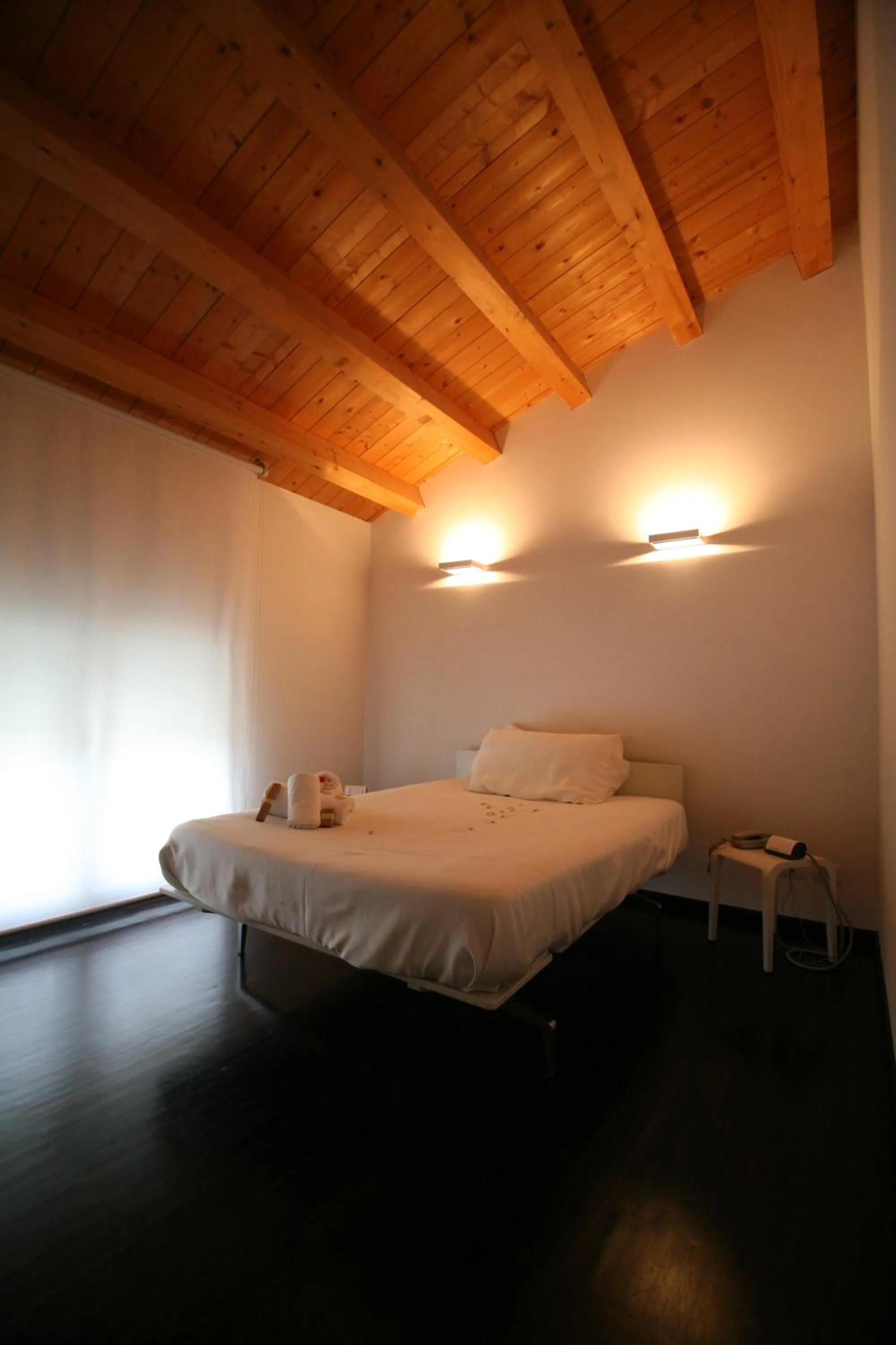 Photo of the whole room in 15.92 Hotel