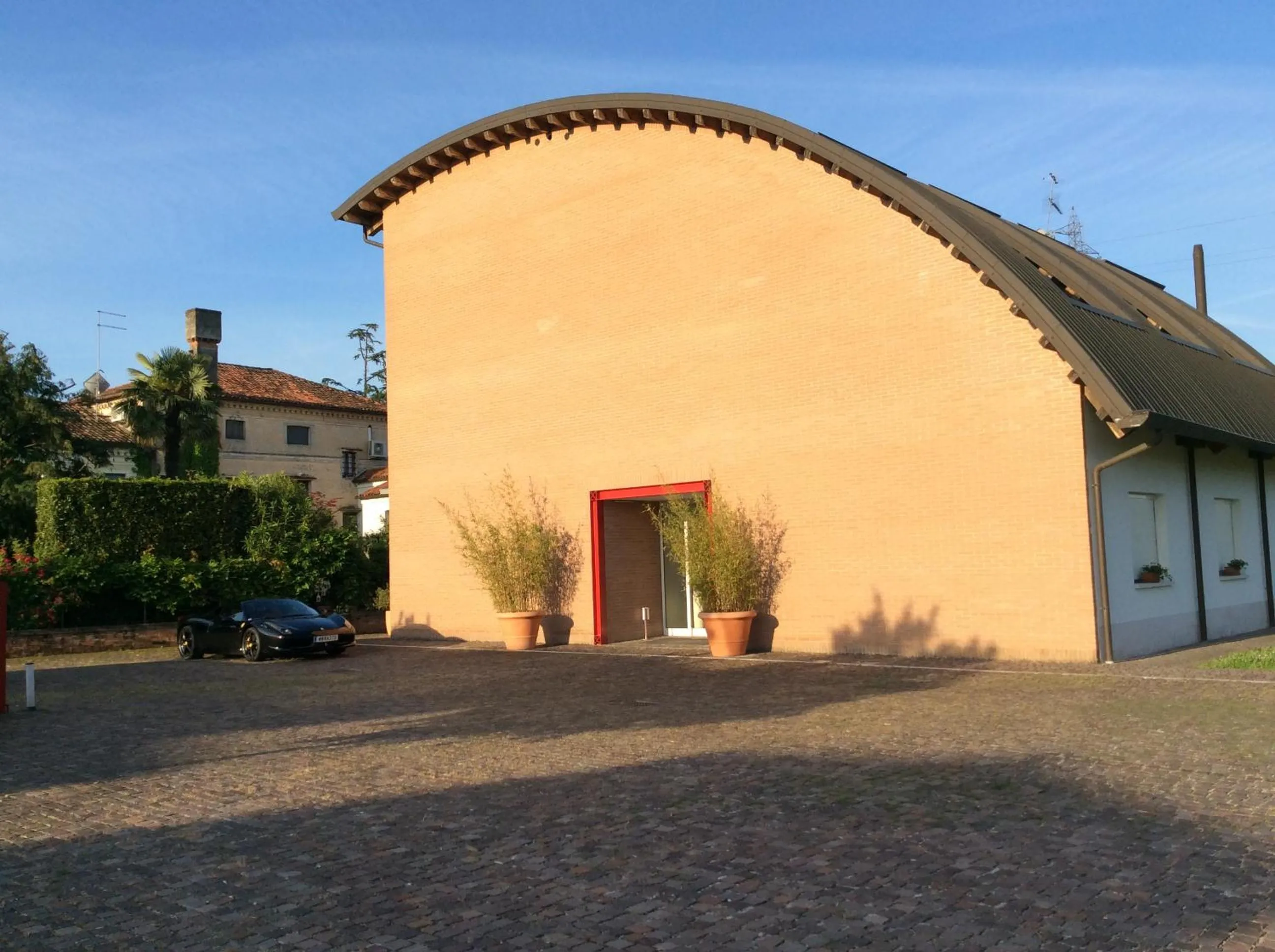 Facade/entrance in 15.92 Hotel