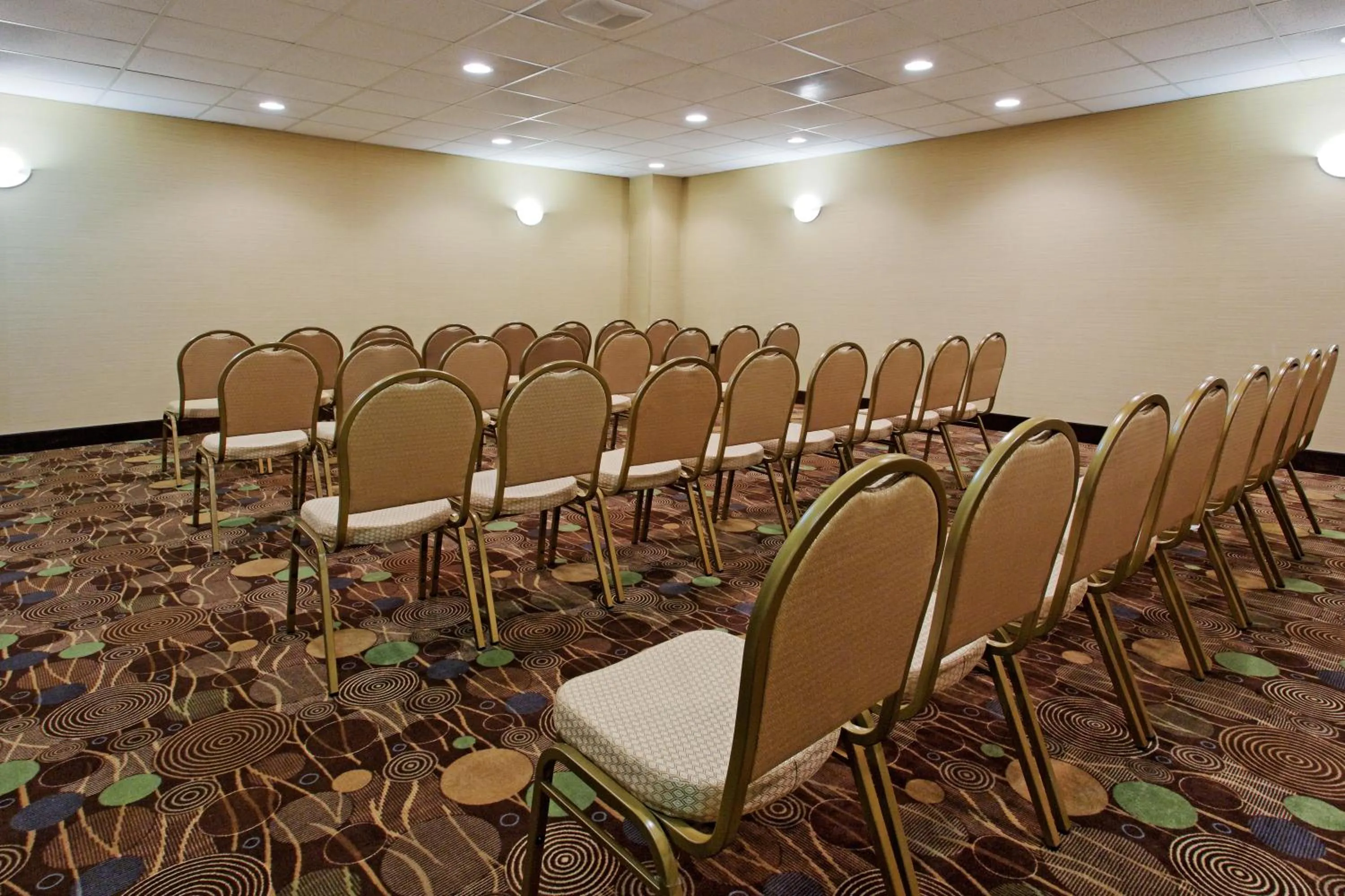 Meeting/conference room in Holiday Inn Express Benicia by IHG