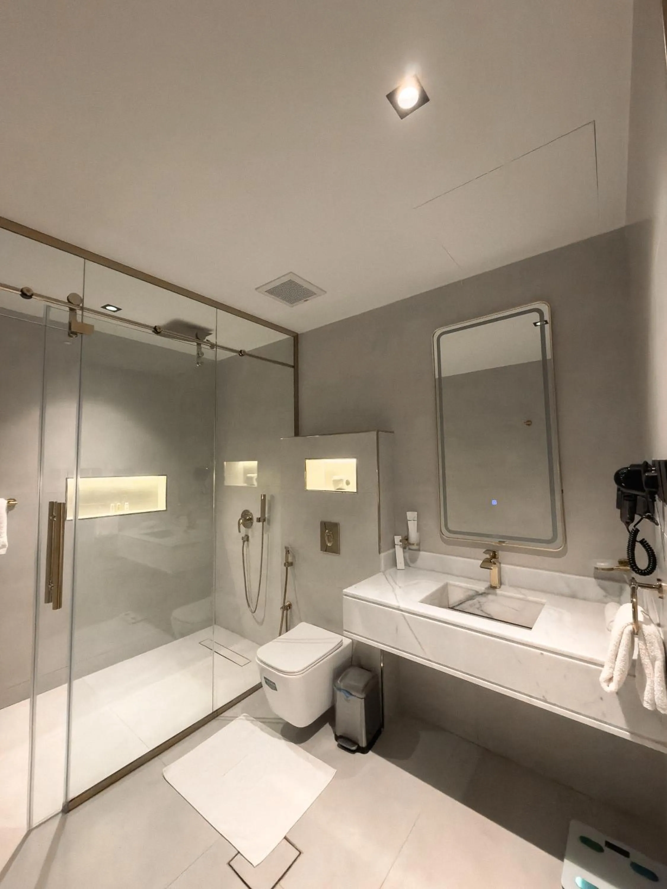 Rose Garden Hotel فندق روز جاردن