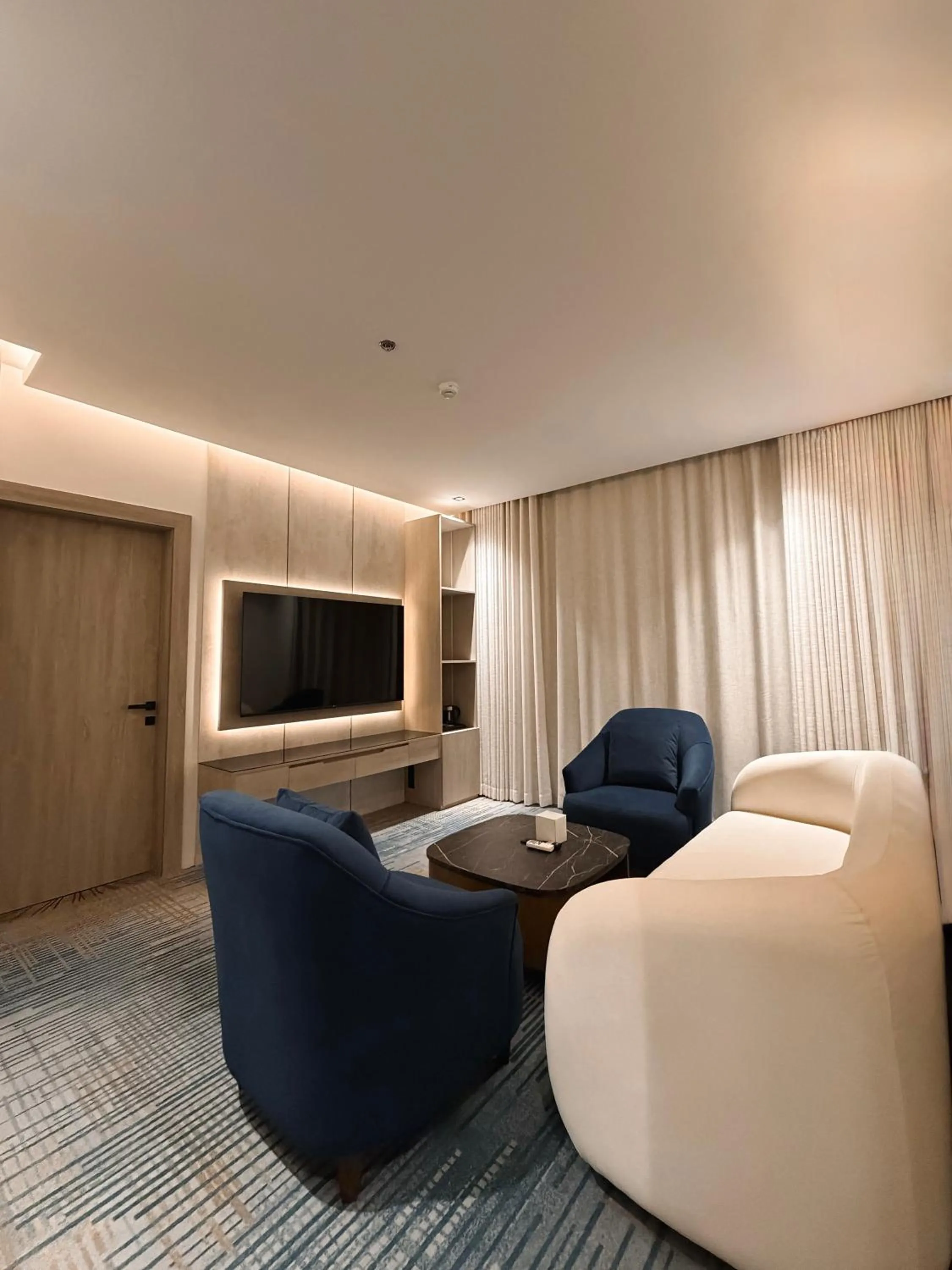 Rose Garden Hotel فندق روز جاردن