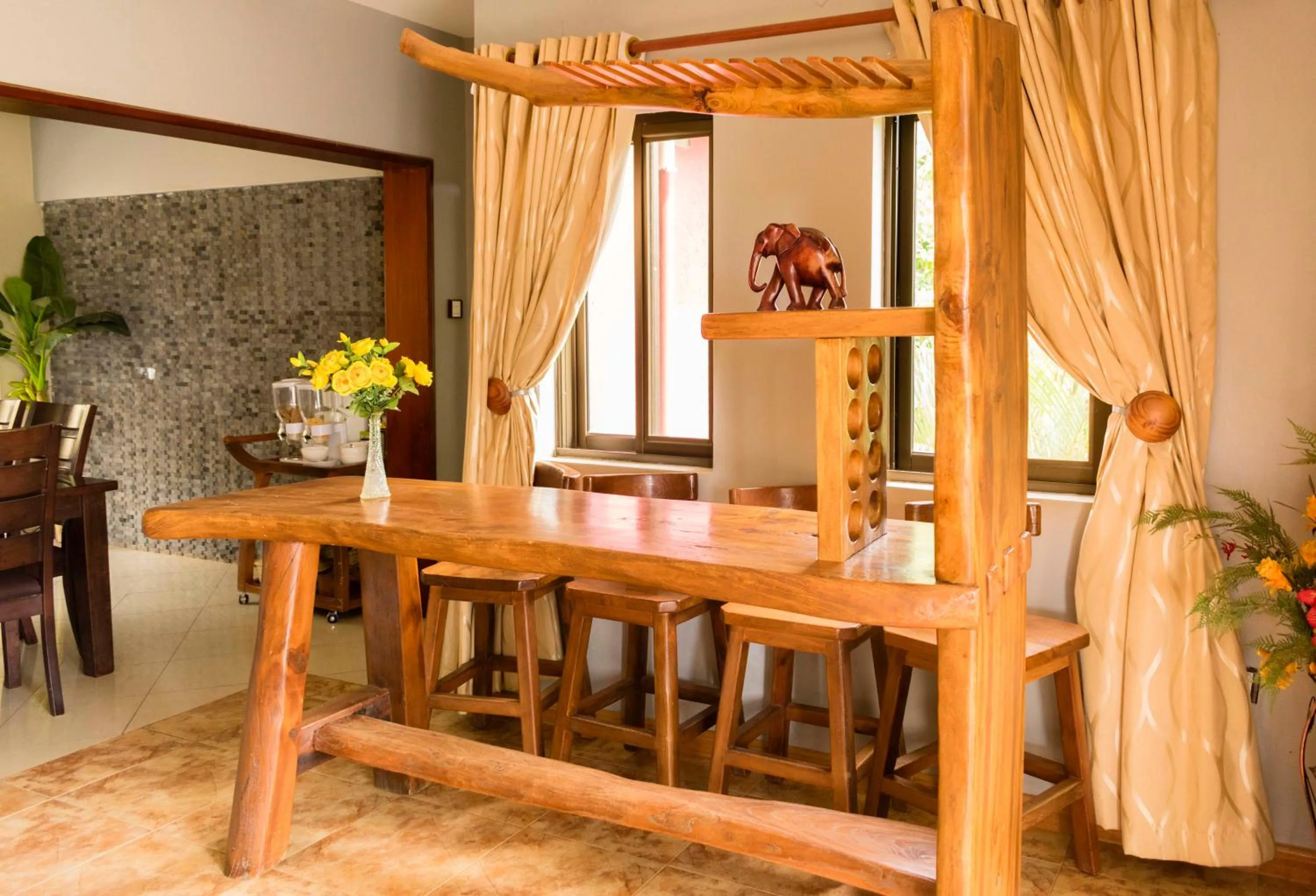 Lounge or bar in Fort Fun City Hotel Fort Portal