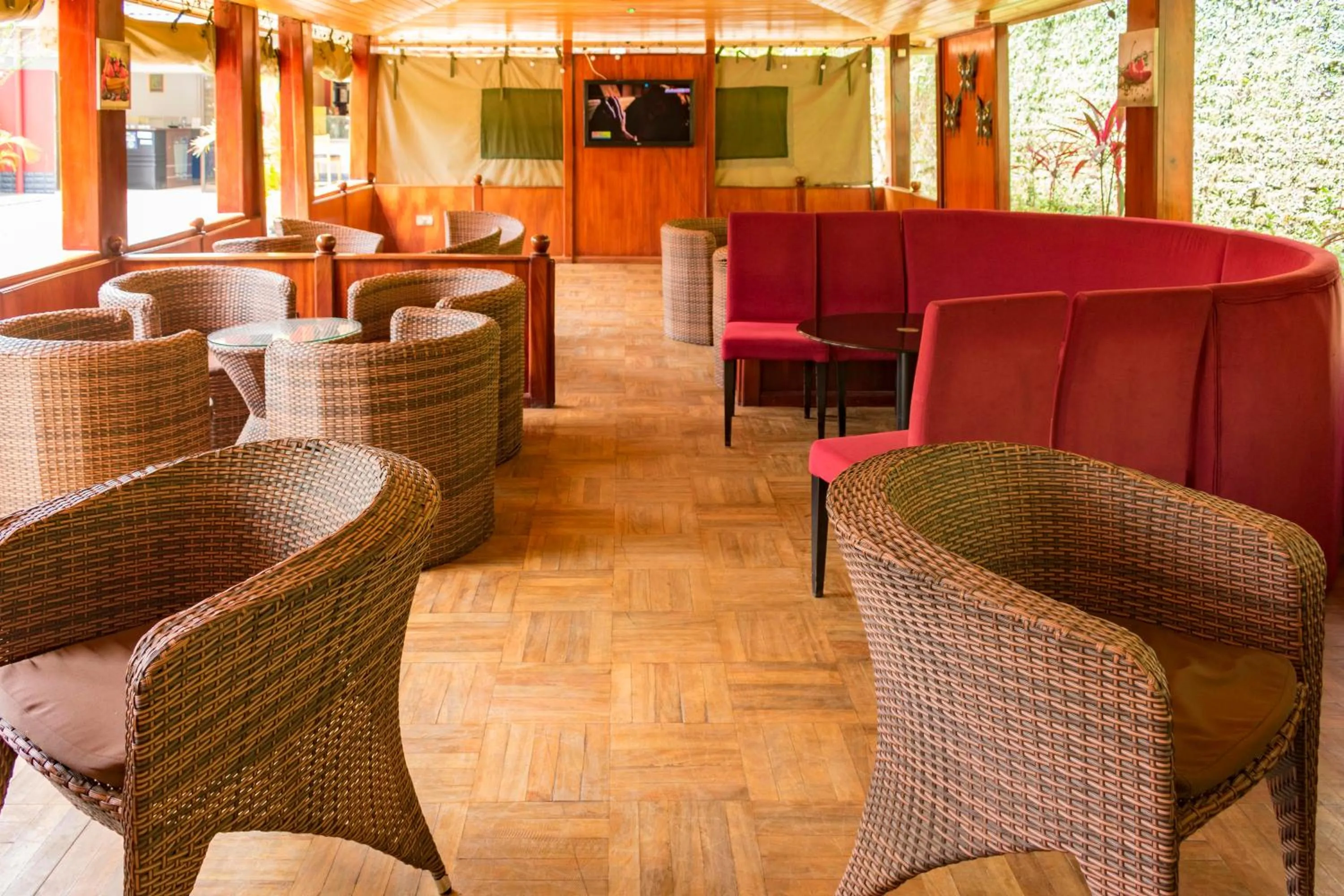 Lounge or bar in Fort Fun City Hotel Fort Portal