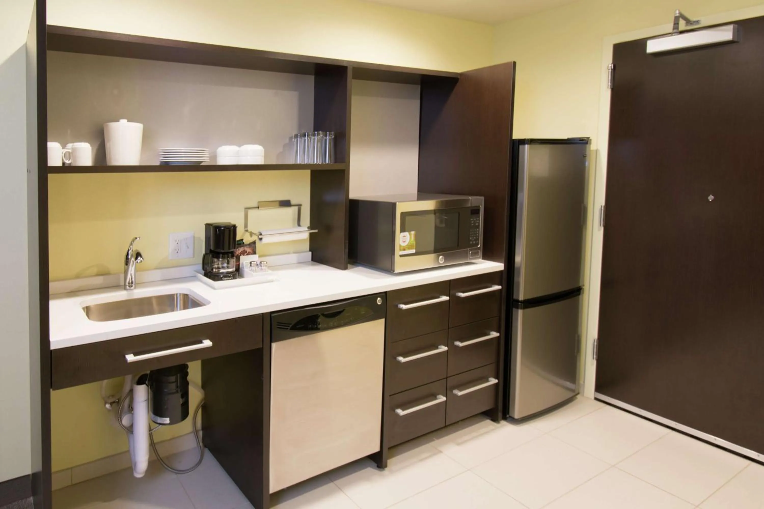 Kitchen or kitchenette in Home2 Suites by Hilton Atlanta Newnan