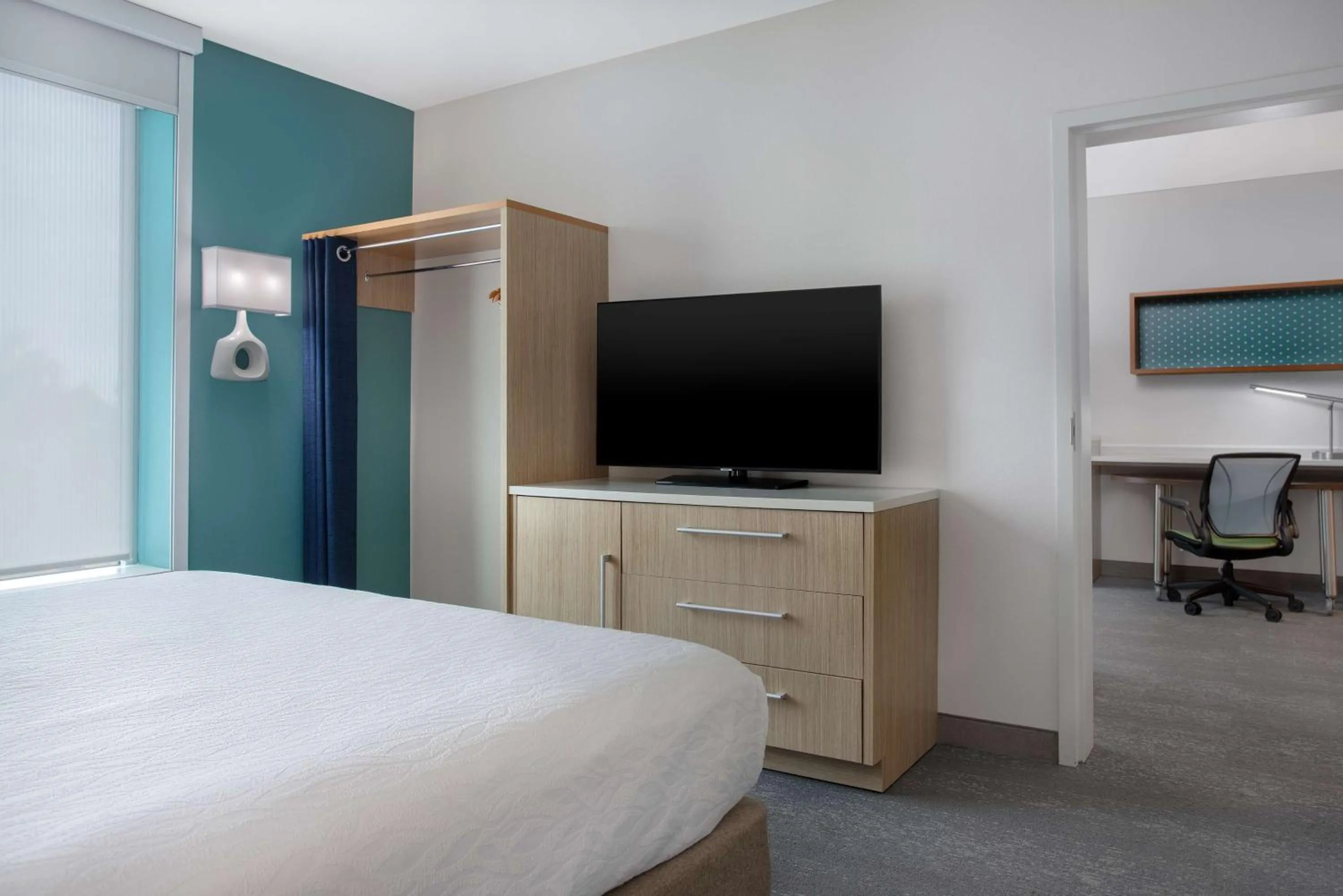 Bed in Home2 Suites by Hilton Destin