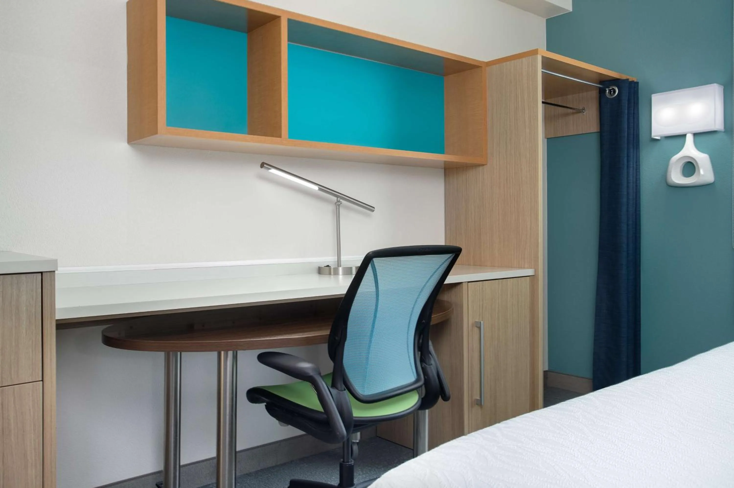 Bedroom, Bed in Home2 Suites by Hilton Destin