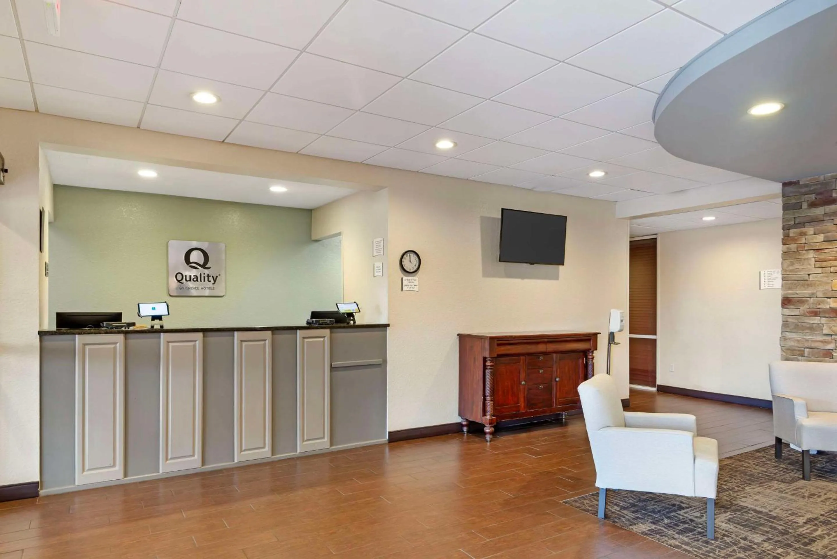 Lobby or reception in Quality Inn Valley - West Point
