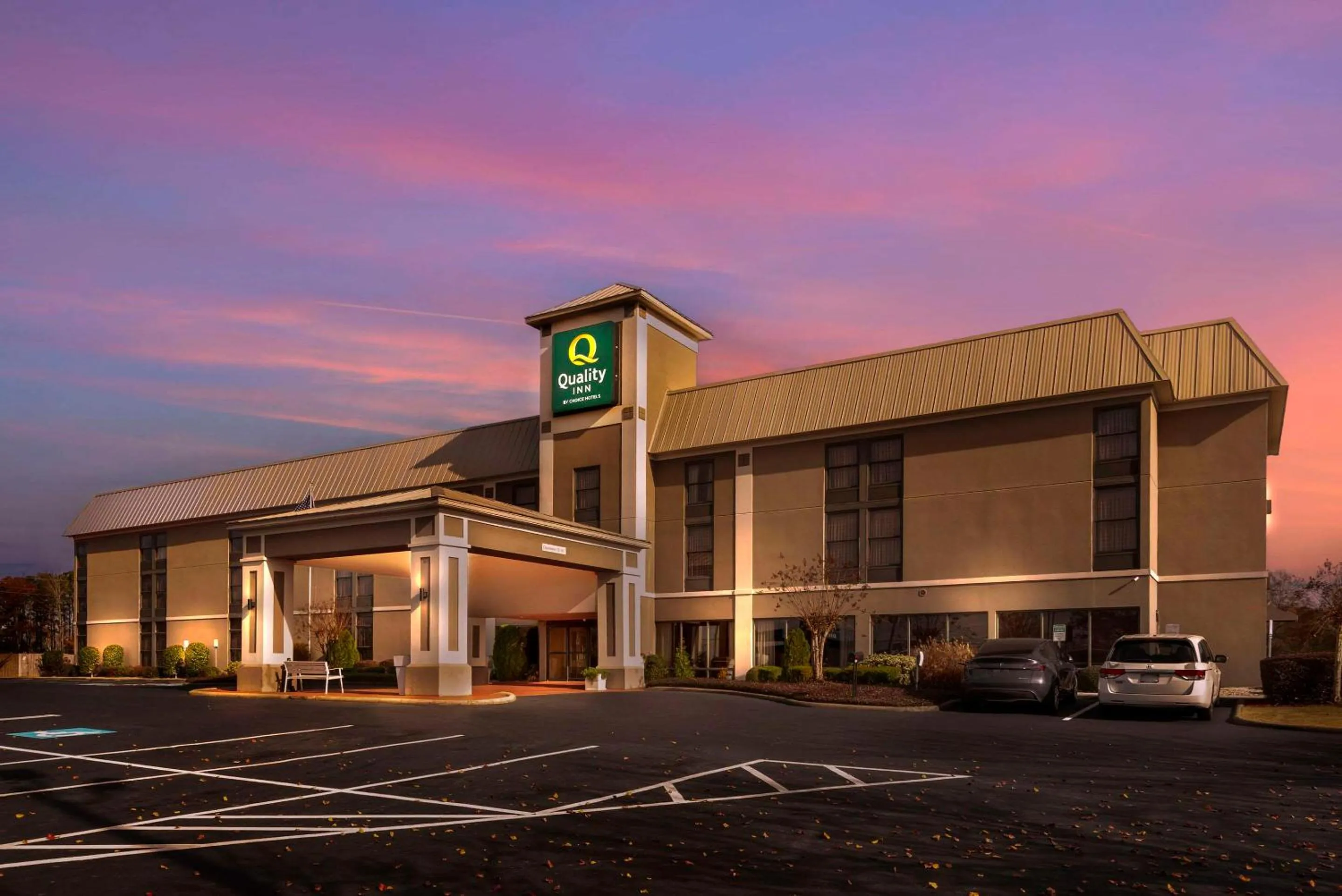 Property building in Quality Inn Valley - West Point