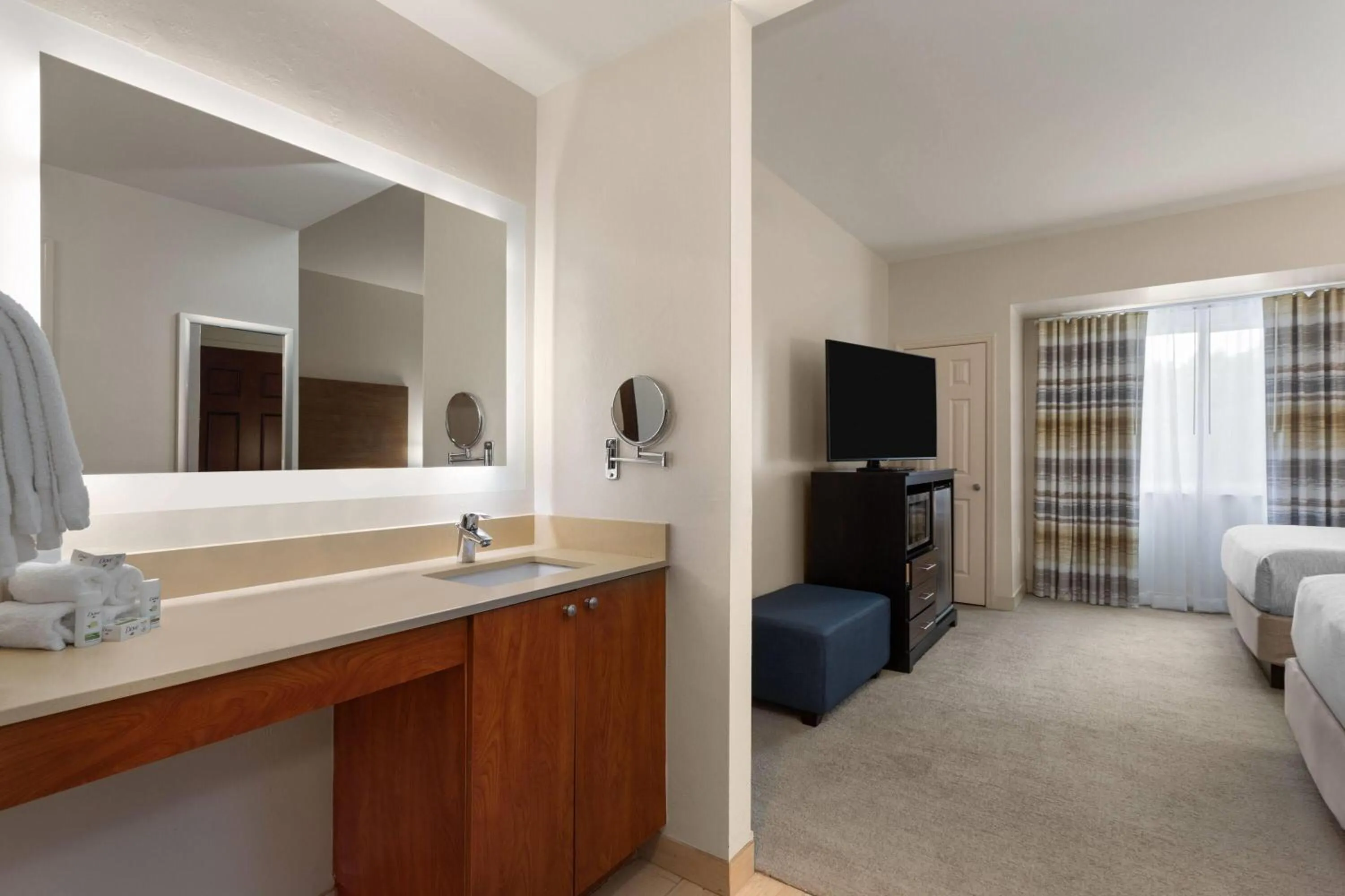 Photo of the whole room, Bed in Hawthorn Extended Stay by Wyndham Naples