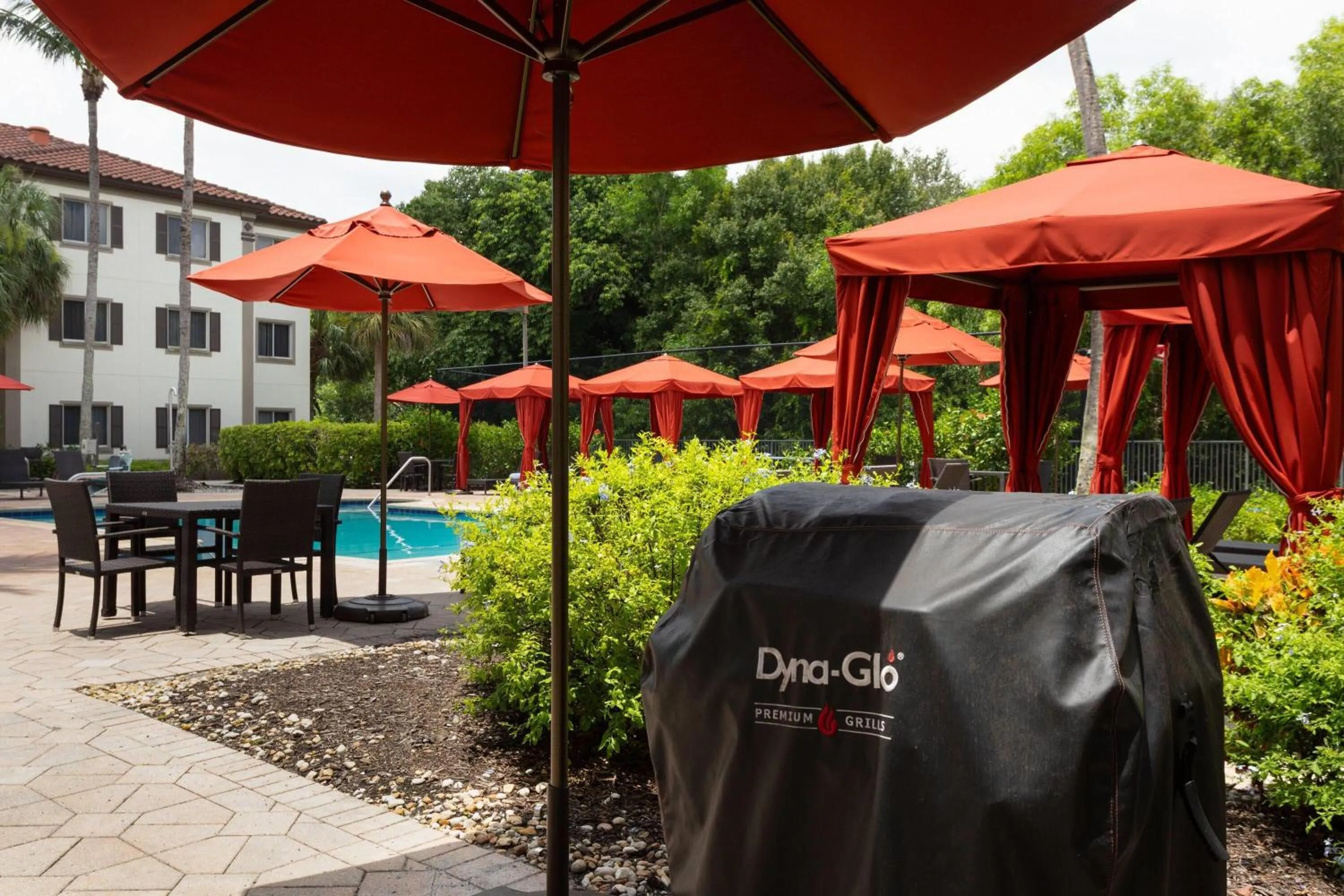 BBQ facilities in Hawthorn Extended Stay by Wyndham Naples