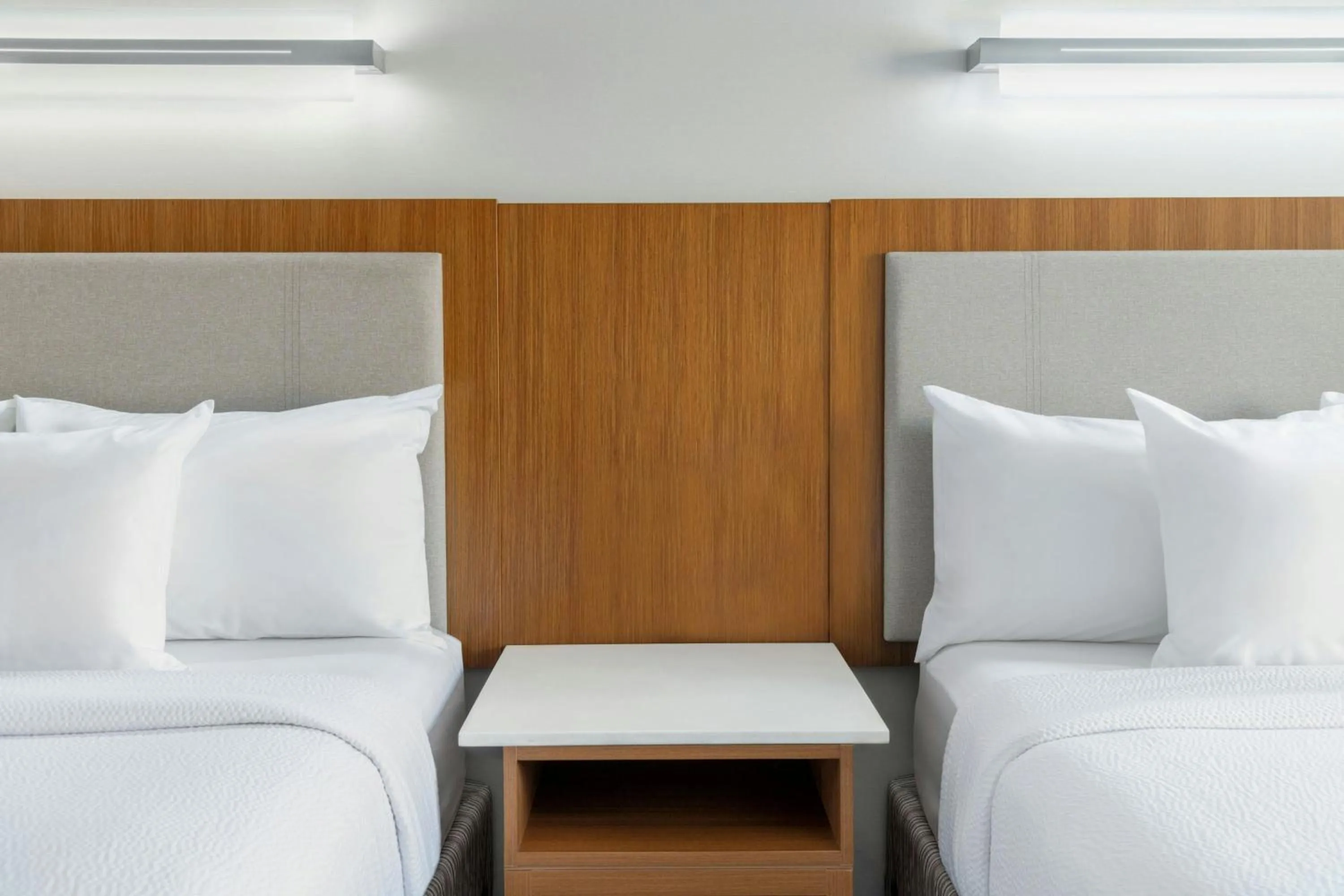 Bedroom, Bed in SpringHill Suites Detroit Auburn Hills