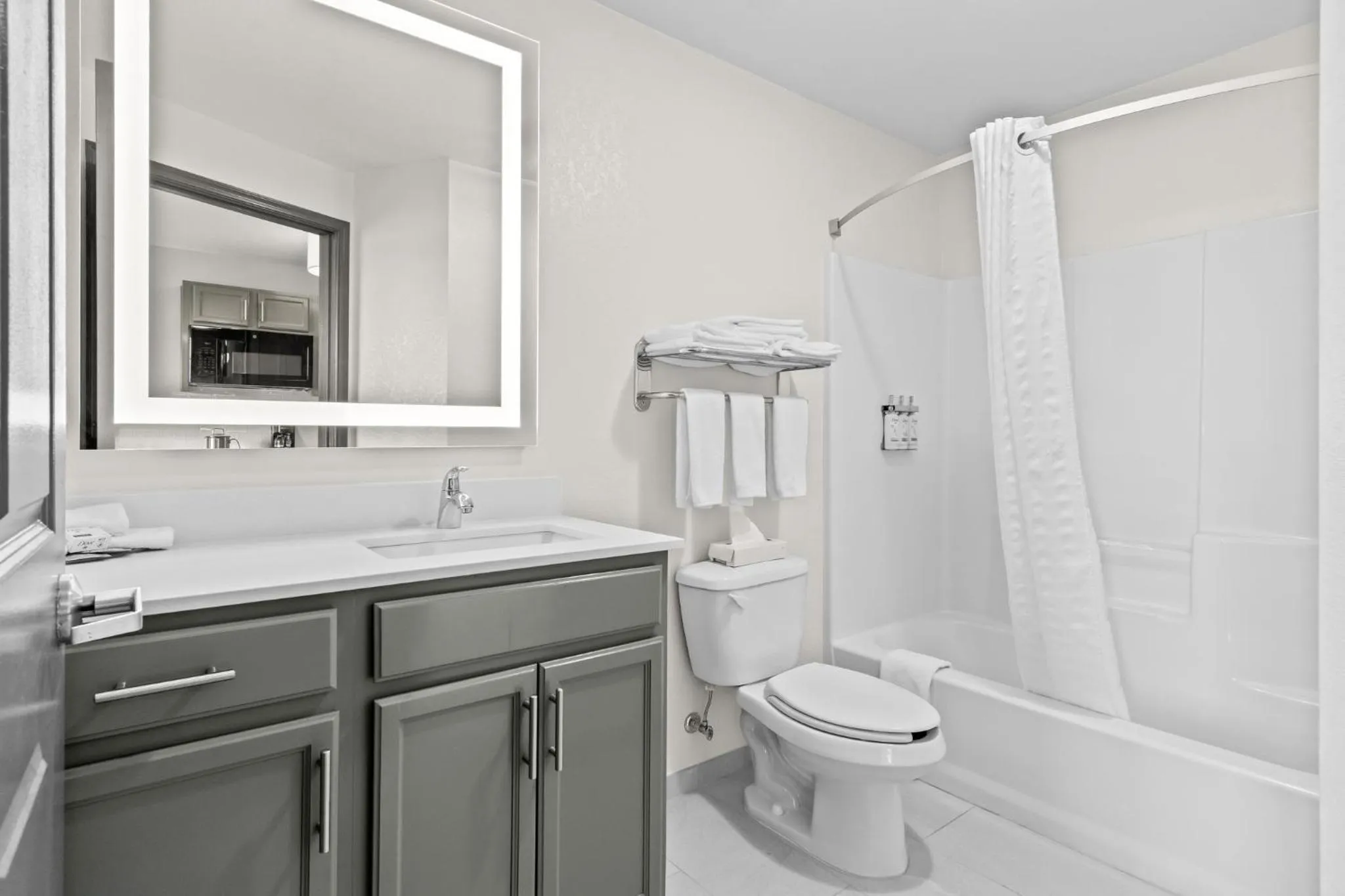 Queen Studio - Smoking in Candlewood Suites Hazleton by IHG