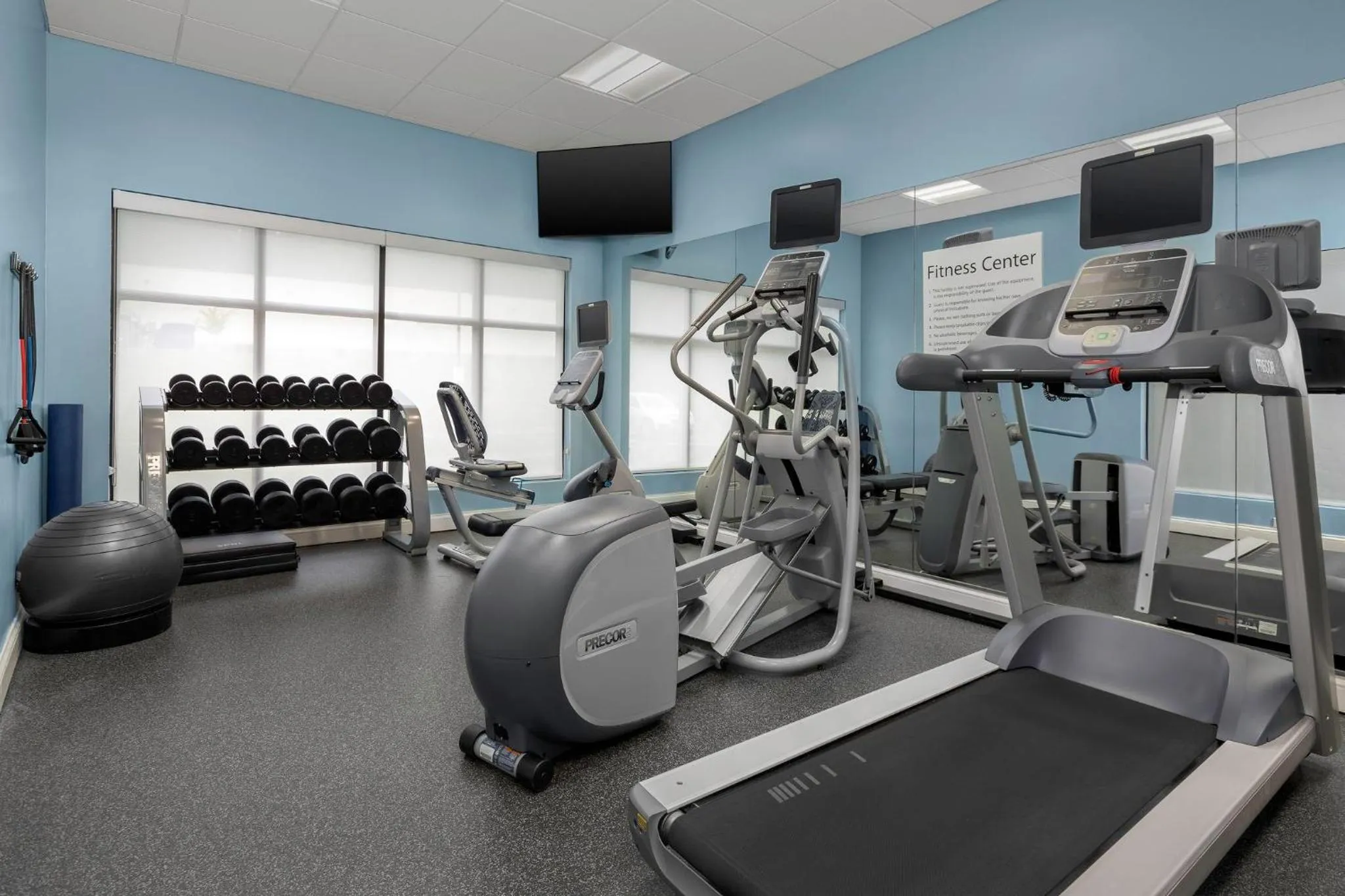 Fitness centre/facilities in Holiday Inn Express Knoxville-Strawberry Plains by IHG